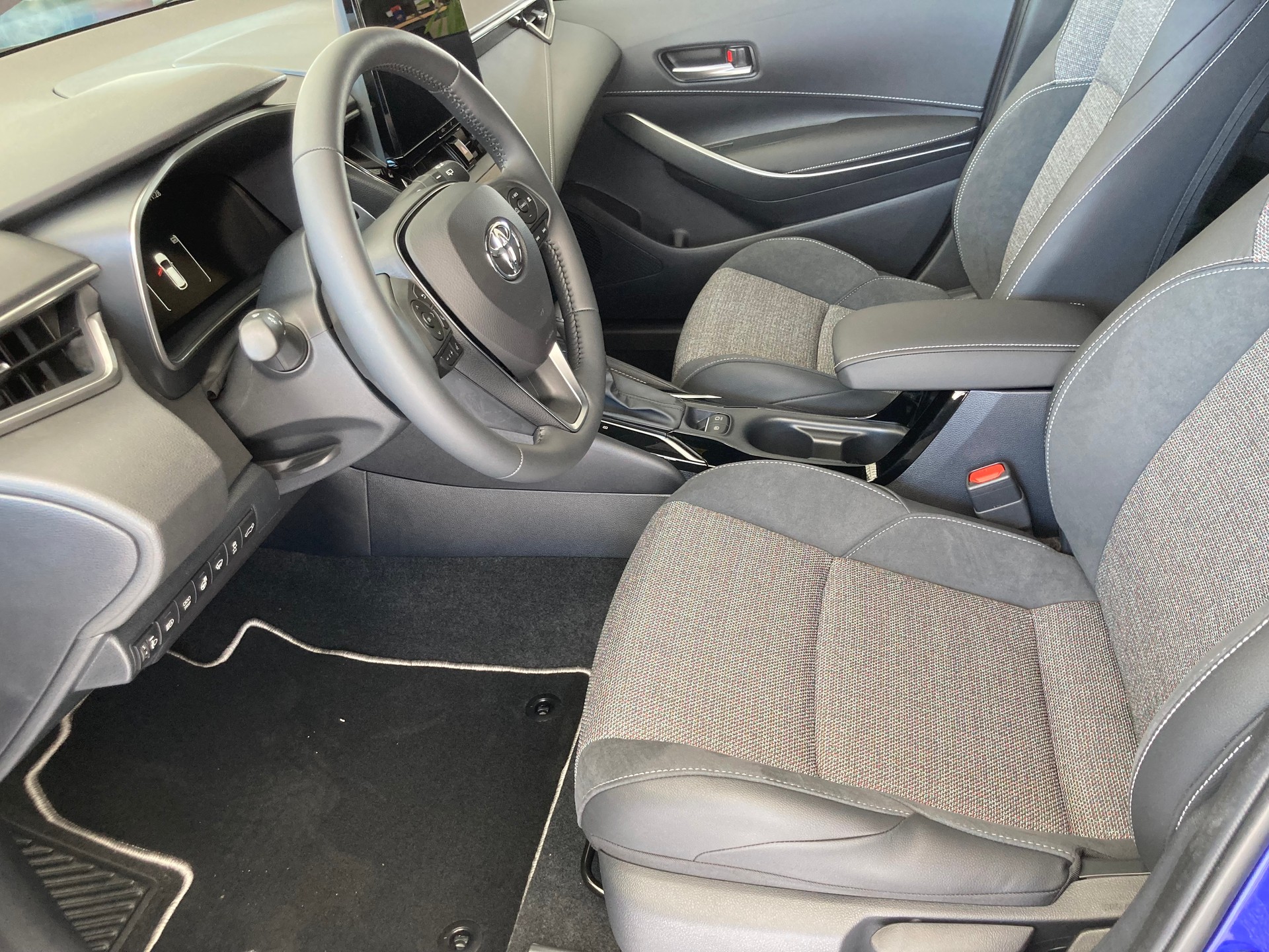 TOYOTA Corolla Touring Sports 1.8 HSD Comfort e-CVT-image-9