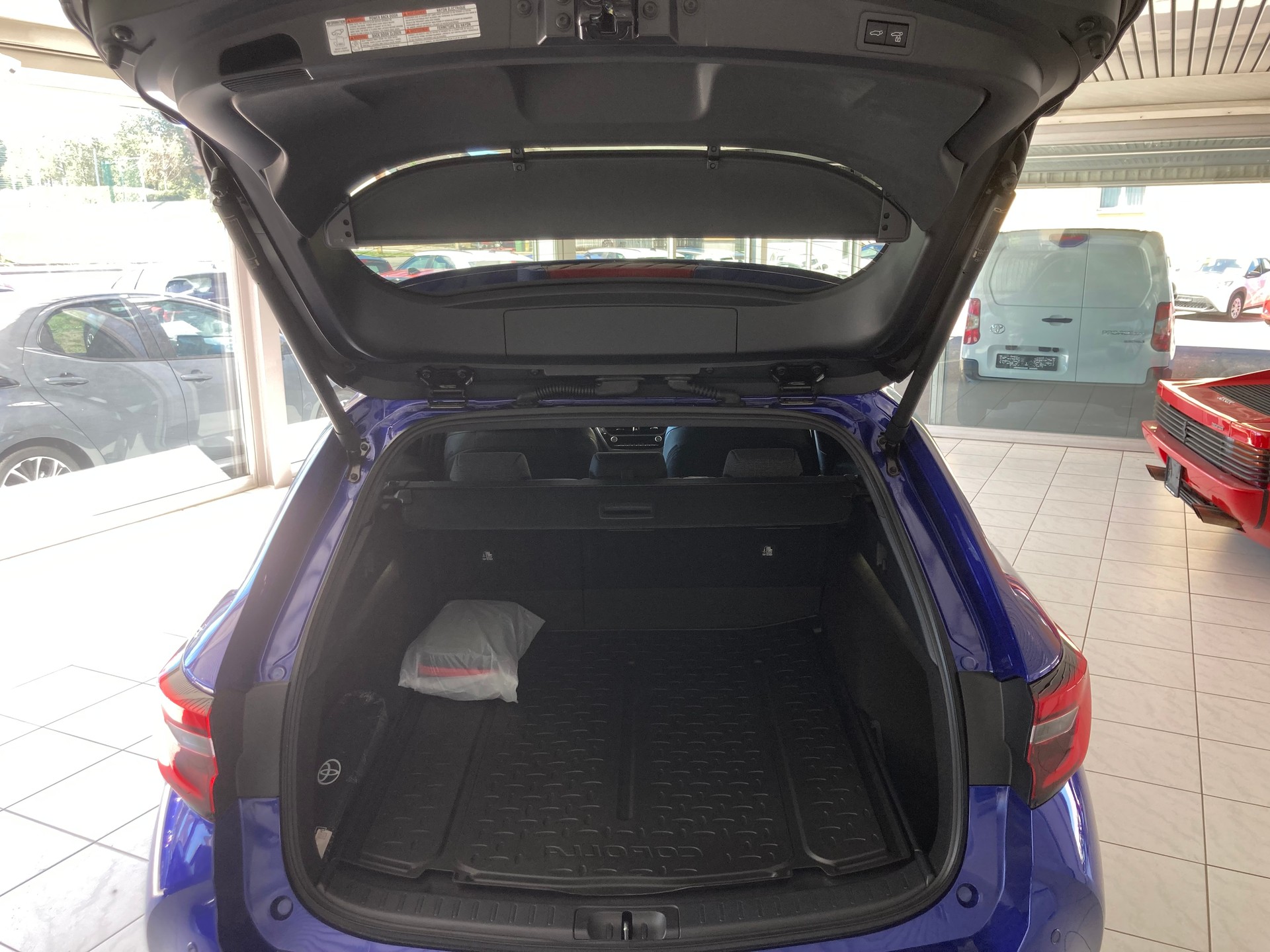 TOYOTA Corolla Touring Sports 1.8 HSD Comfort e-CVT-image-8