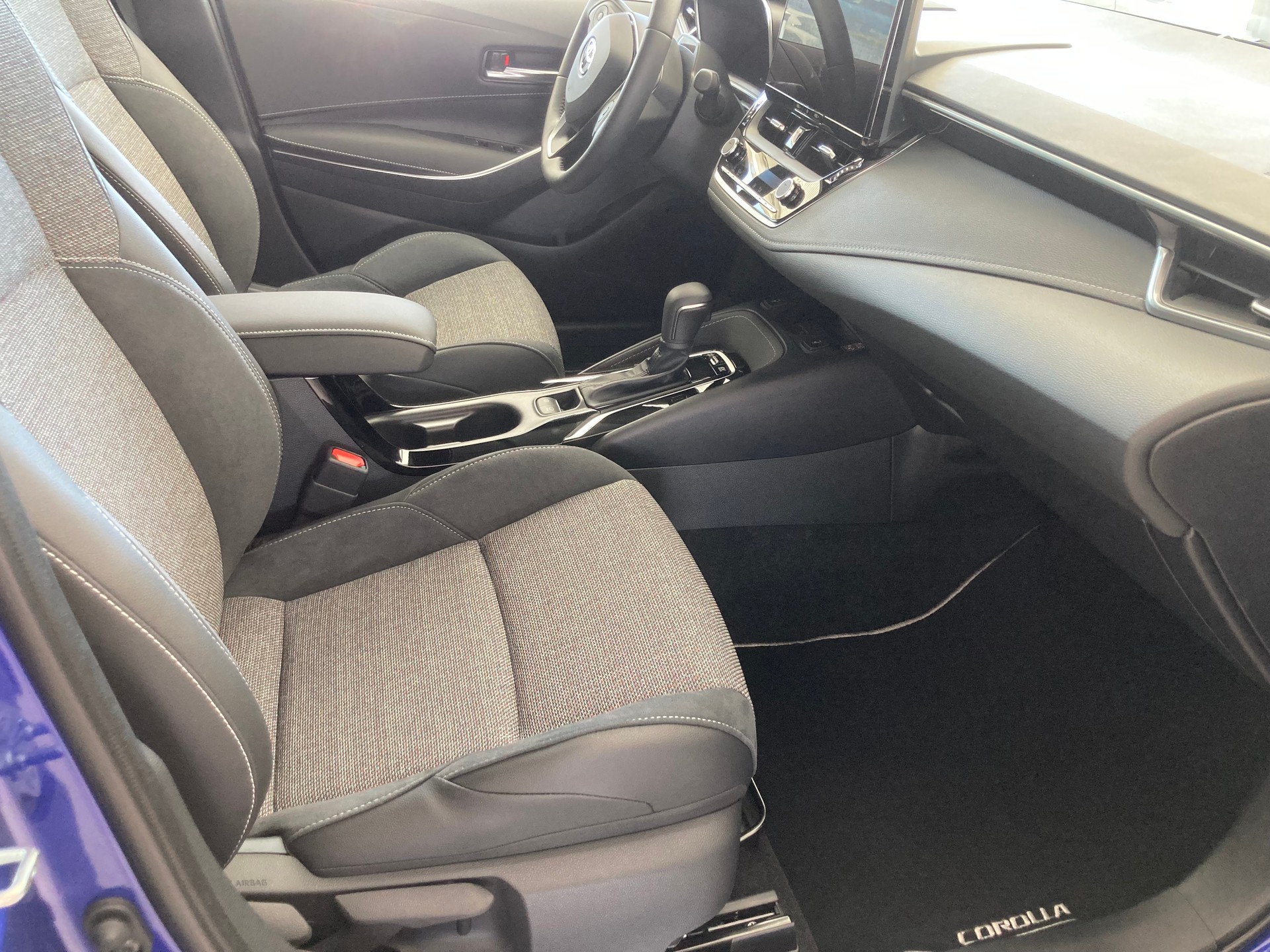 TOYOTA Corolla Touring Sports 1.8 HSD Comfort e-CVT-image-14