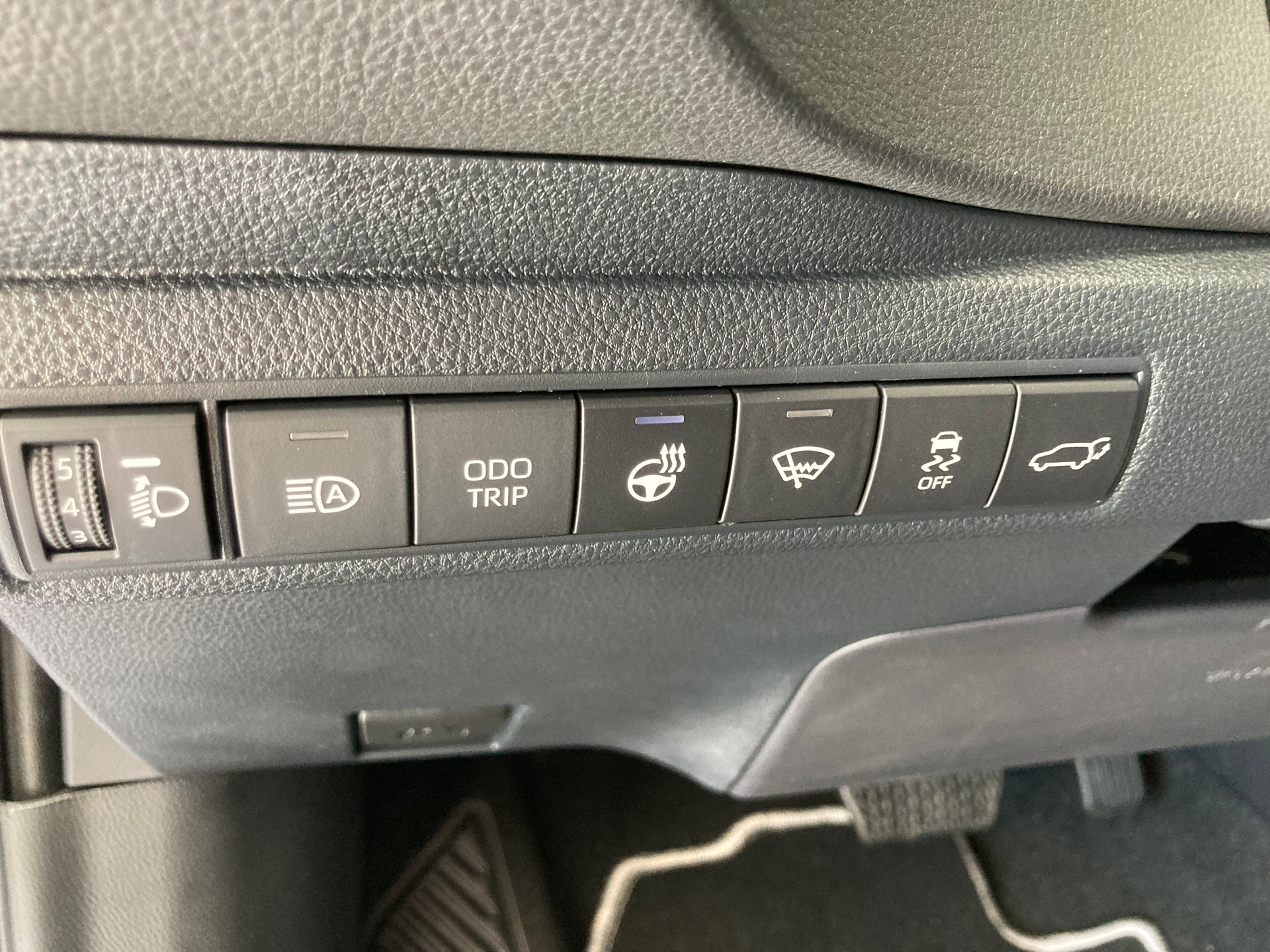 TOYOTA Corolla Touring Sports 1.8 HSD Comfort e-CVT-image-12