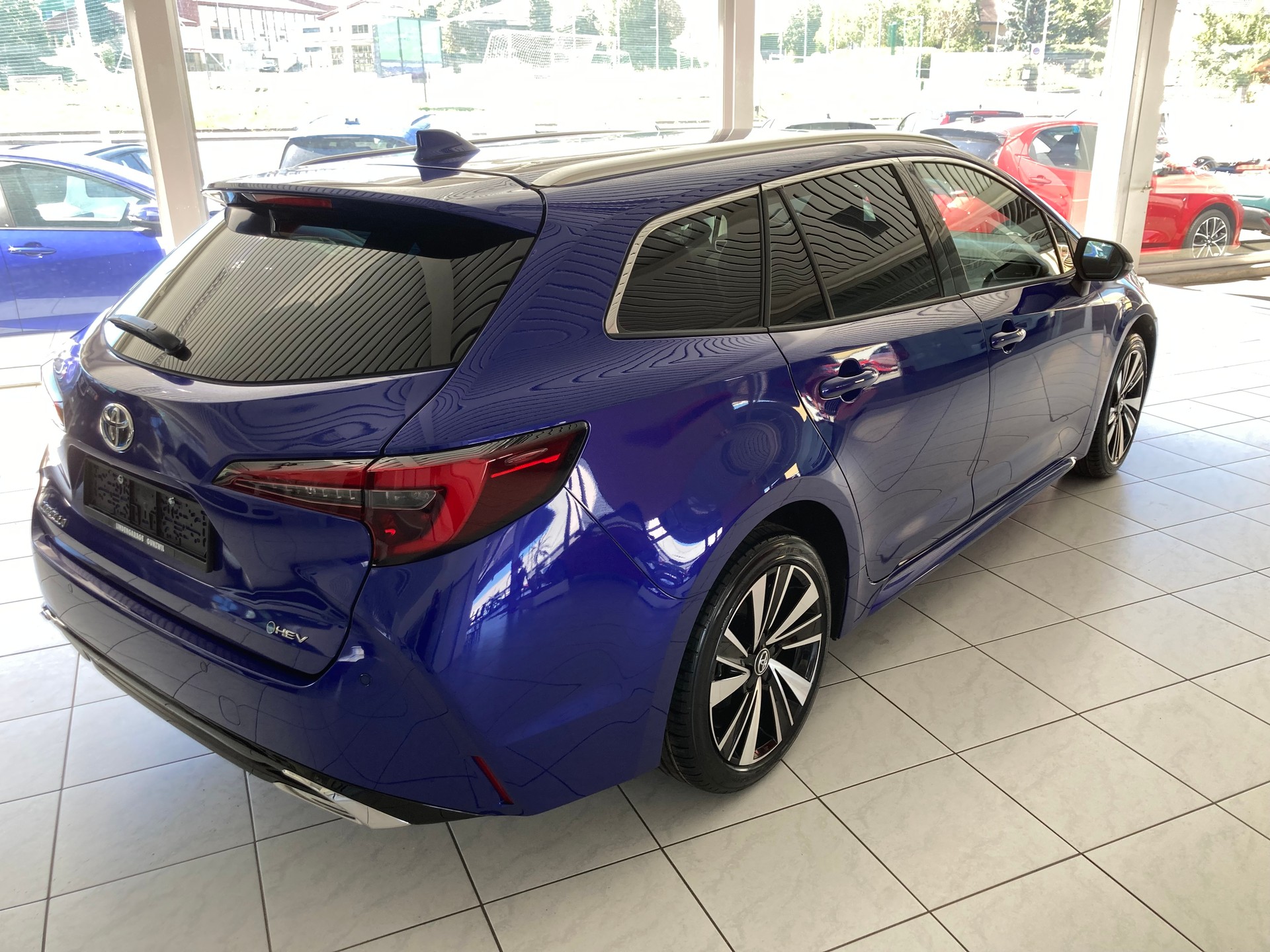 TOYOTA Corolla Touring Sports 1.8 HSD Comfort e-CVT-image-4
