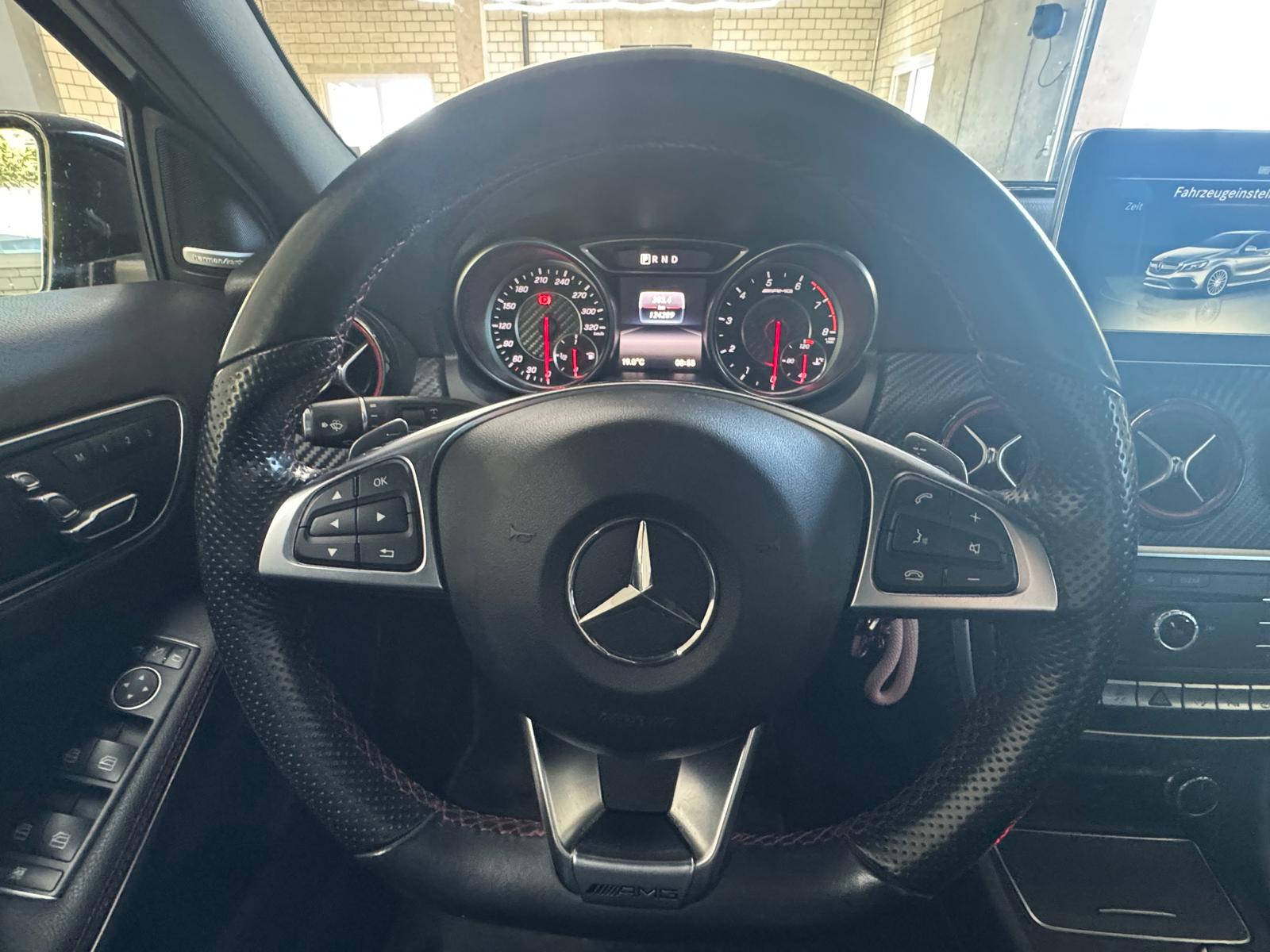 MERCEDES-BENZ A 45 AMG-image-11