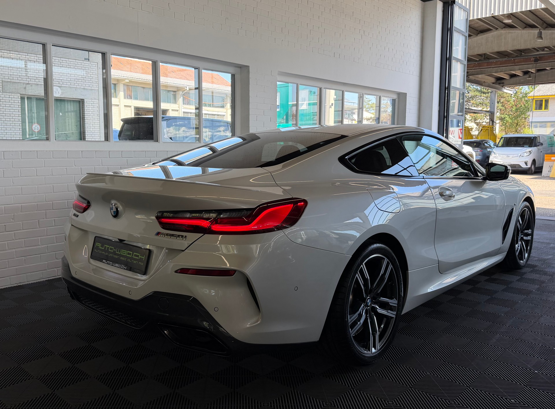 BMW M850i xDrive First Edition Steptronic * 530 PS * 4X4 *-image-2