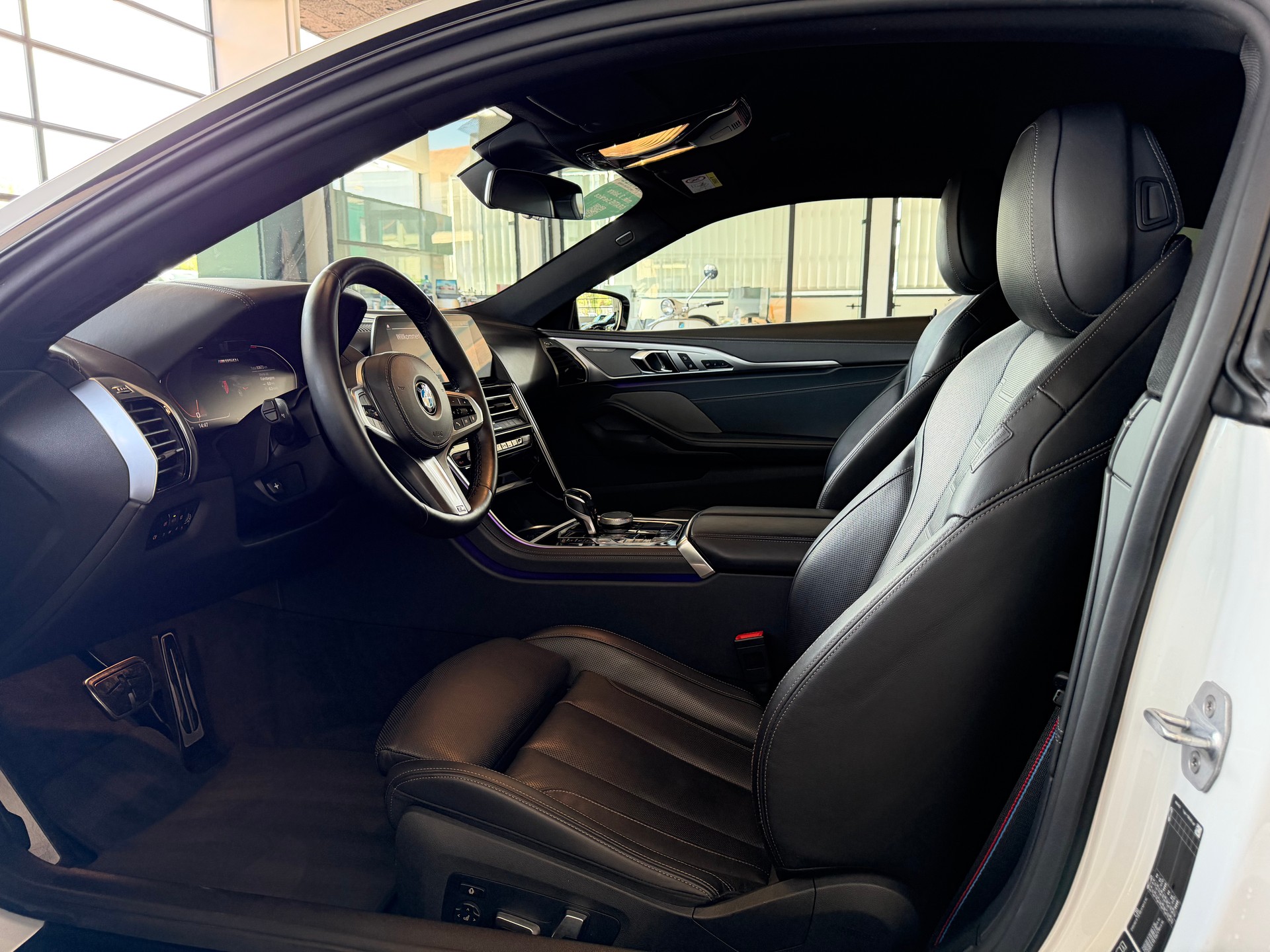 BMW M850i xDrive First Edition Steptronic * 530 PS * 4X4 *-image-12