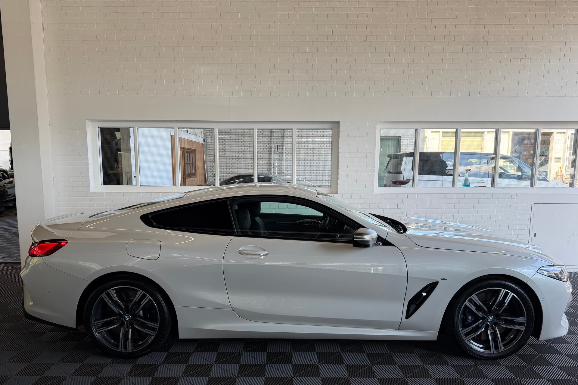 BMW M850i xDrive First Edition Steptronic * 530 PS * 4X4 *-image-1