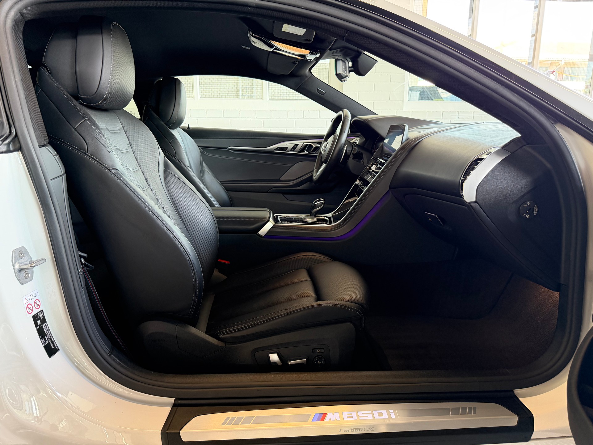 BMW M850i xDrive First Edition Steptronic * 530 PS * 4X4 *-image-7