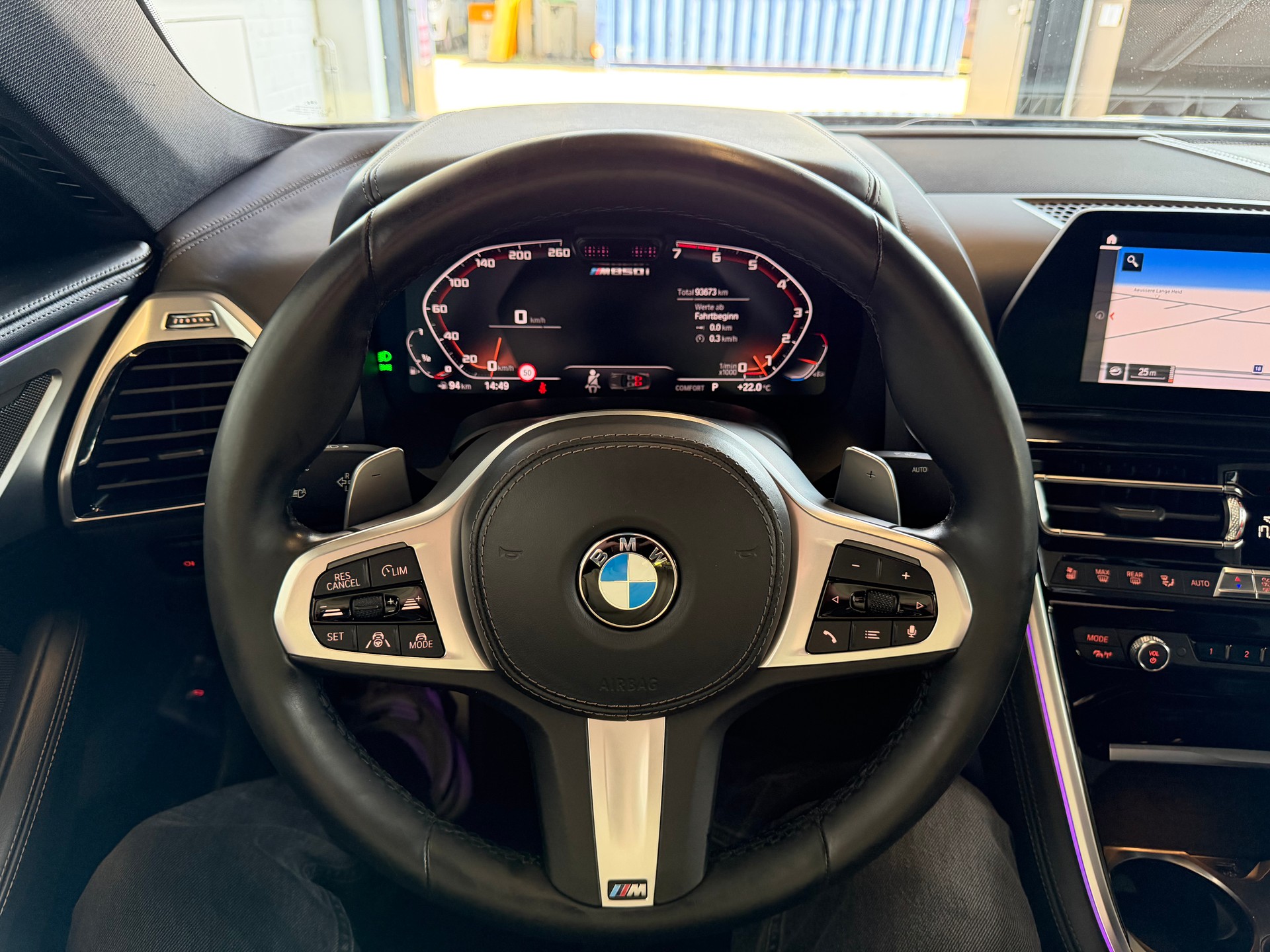 BMW M850i xDrive First Edition Steptronic * 530 PS * 4X4 *-image-10