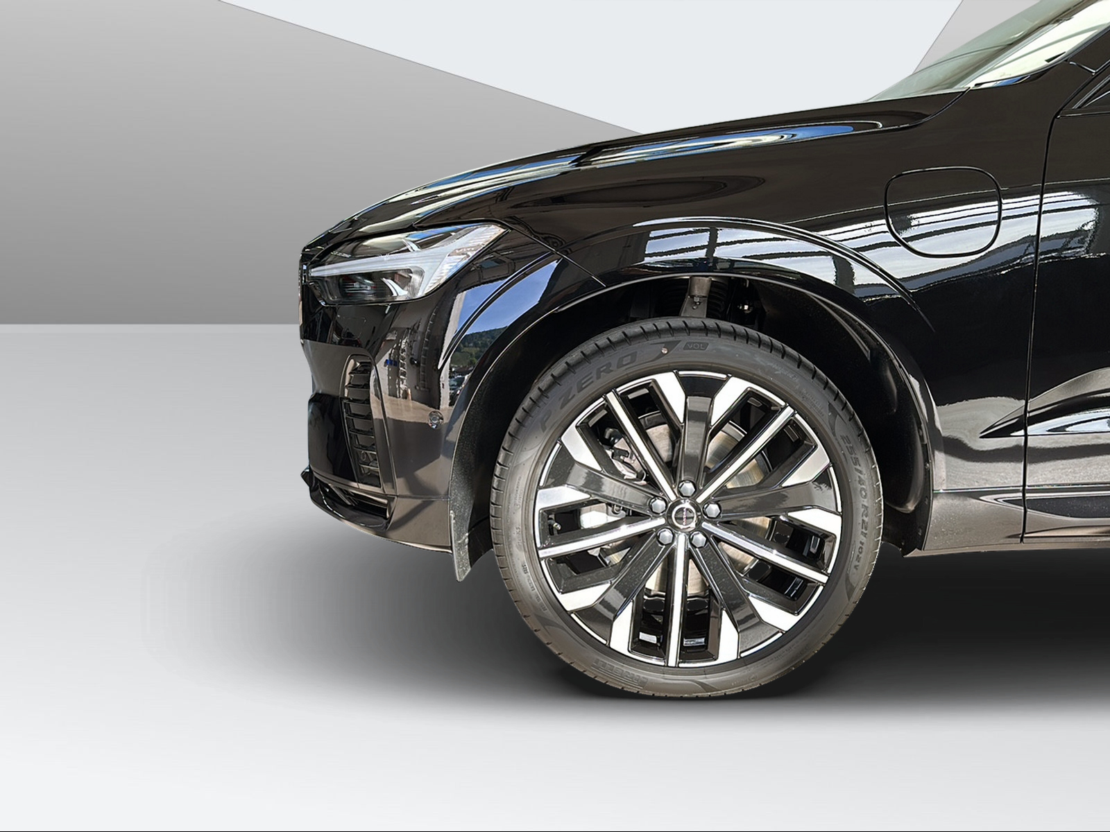 VOLVO XC60 2.0 T6 TE Ultra Dark eAWD-image-8