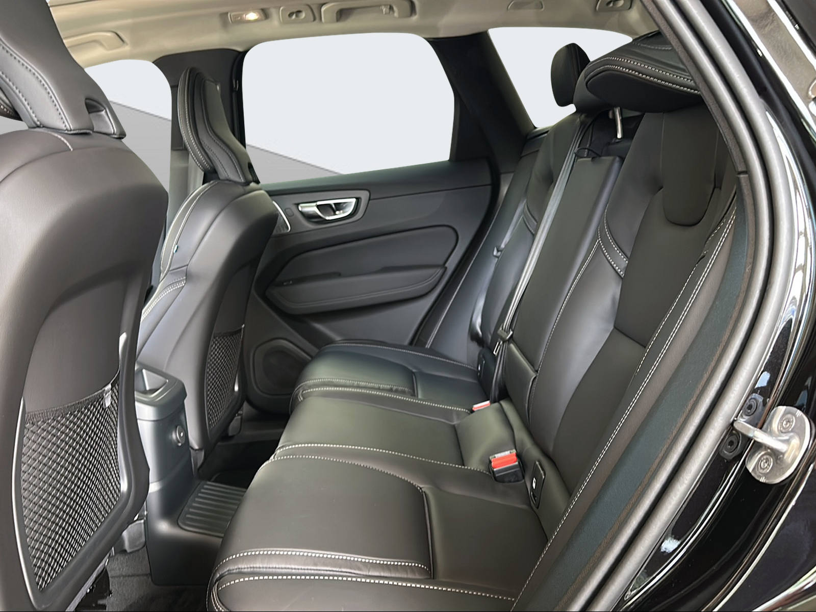 VOLVO XC60 2.0 T6 TE Ultra Dark eAWD-image-11