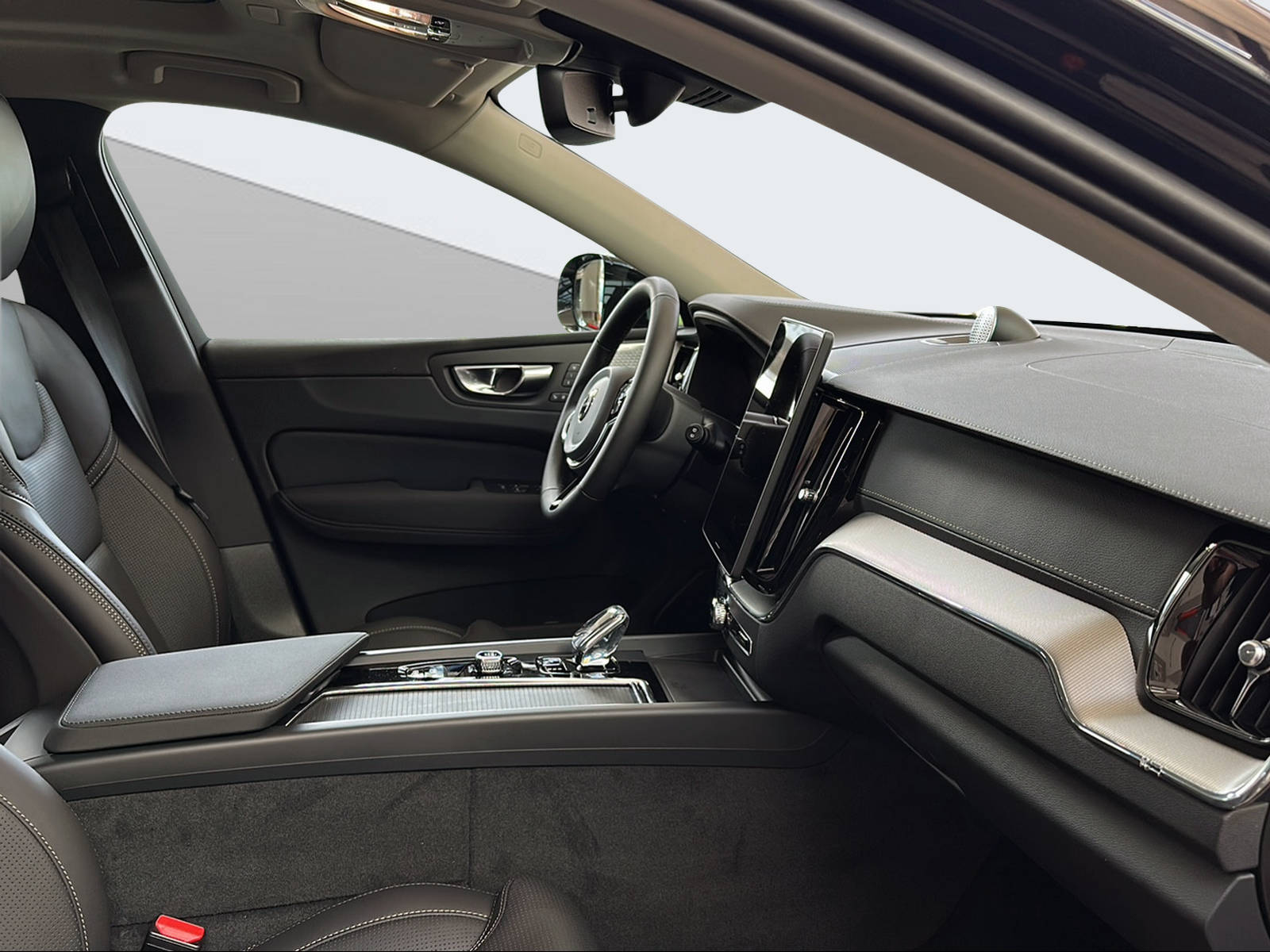 VOLVO XC60 2.0 T6 TE Ultra Dark eAWD-image-13
