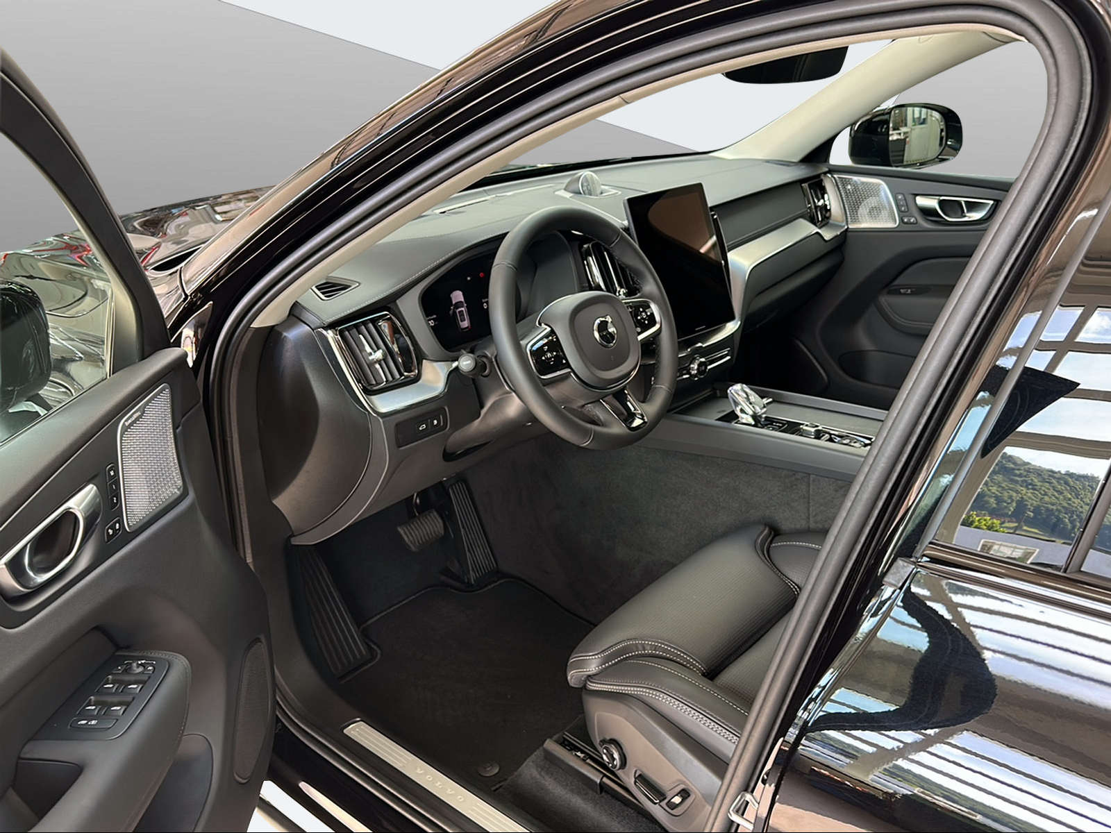 VOLVO XC60 2.0 T6 TE Ultra Dark eAWD-image-10
