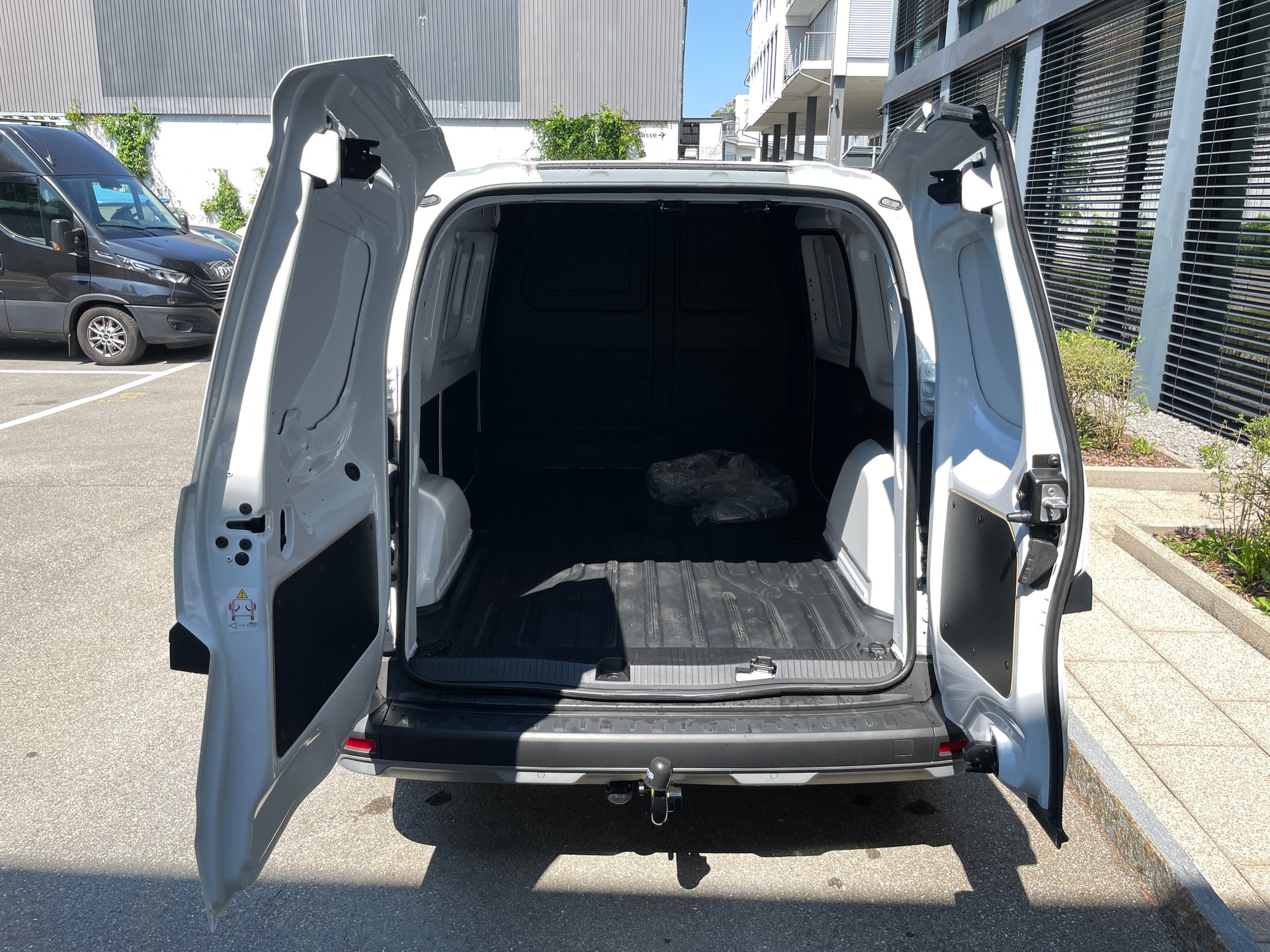 NISSAN Townstar EV45 kWh 22kW L2 Acenta-image-4