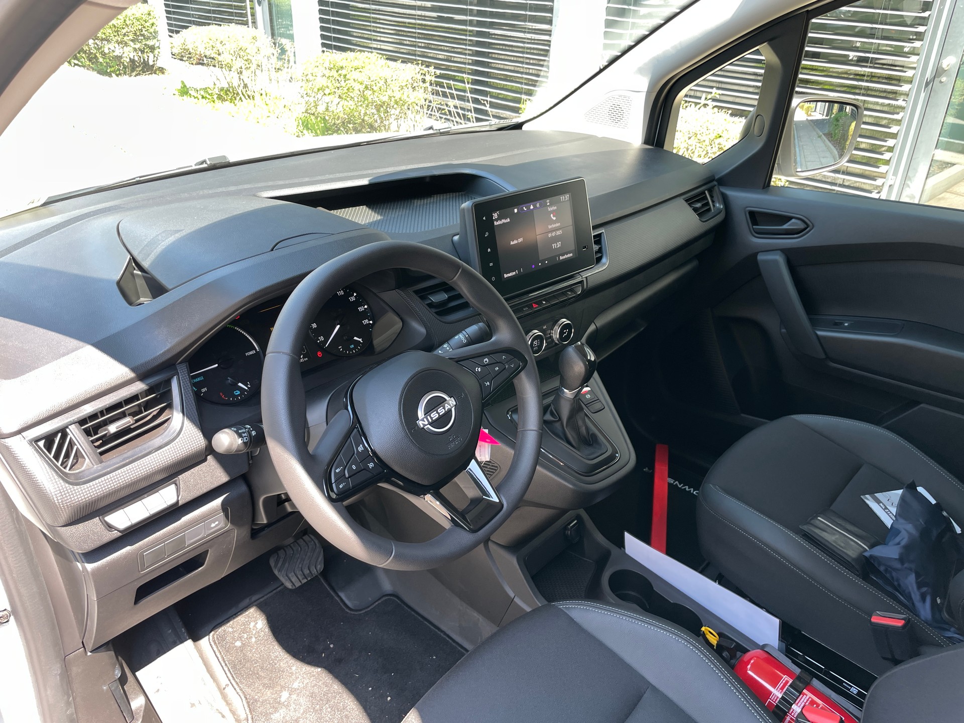 NISSAN Townstar EV45 kWh 22kW L2 Acenta-image-10