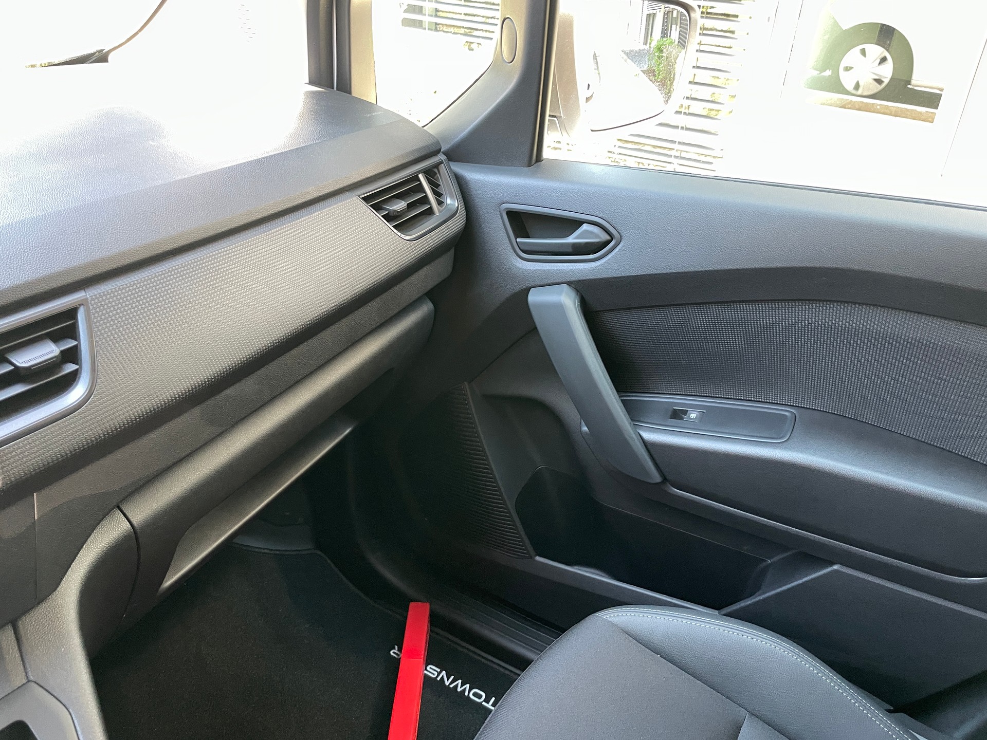 NISSAN Townstar EV45 kWh 22kW L2 Acenta-image-17