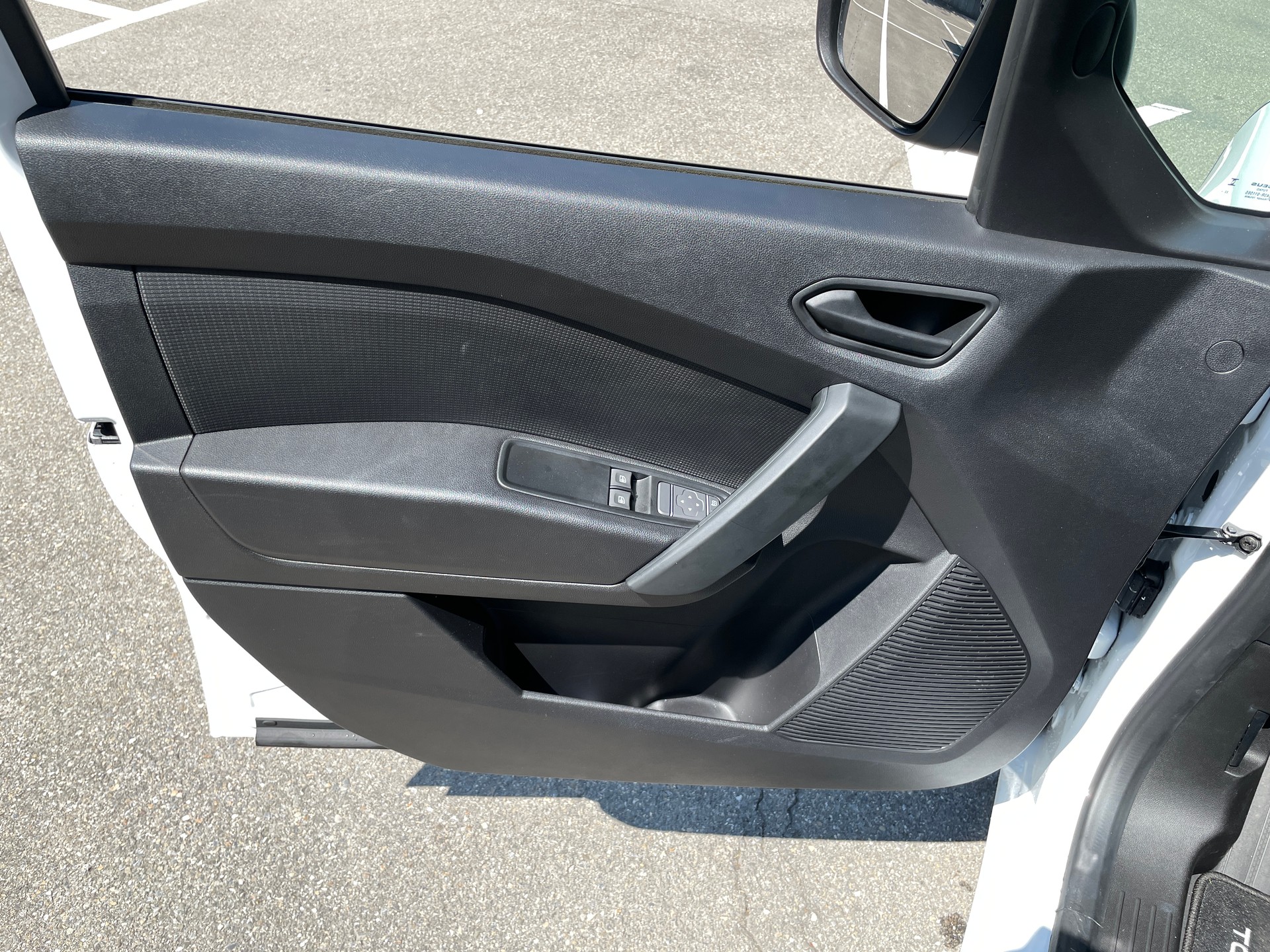 NISSAN Townstar EV45 kWh 22kW L2 Acenta-image-9