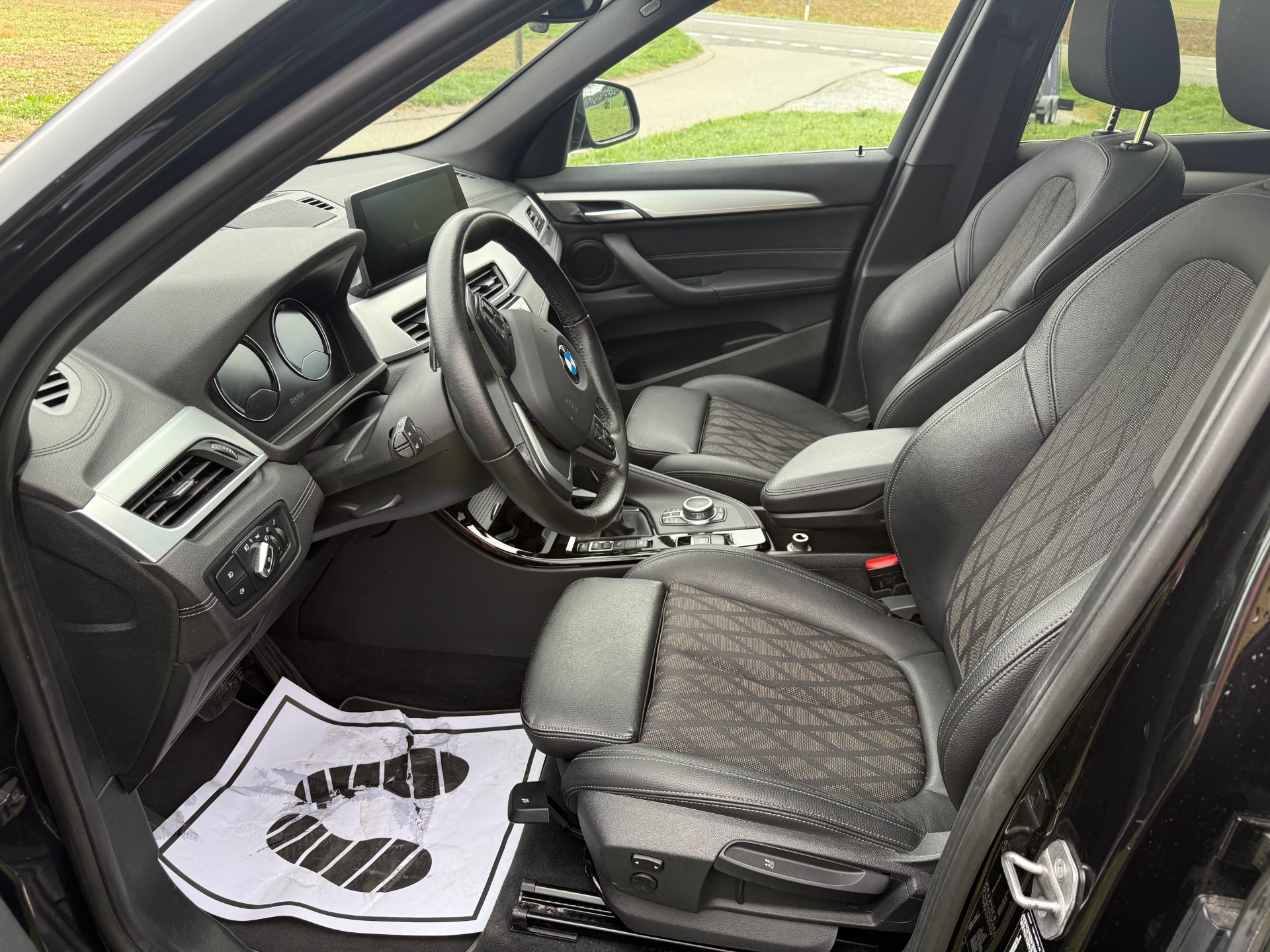 BMW X1 xDrive 20i Sport Line Steptronic-image-6