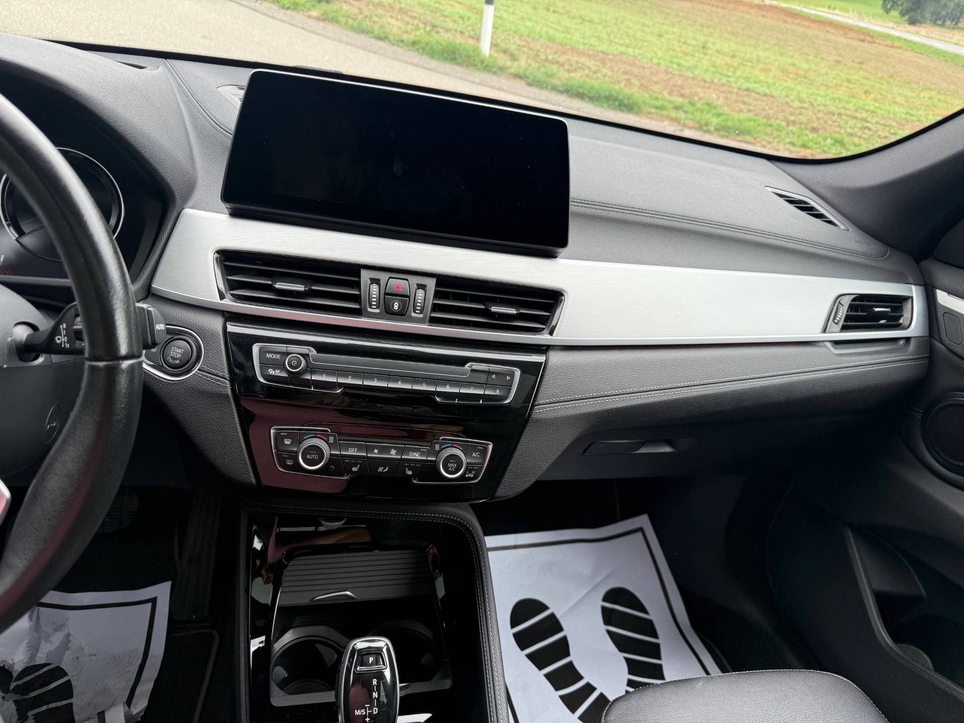 BMW X1 xDrive 20i Sport Line Steptronic-image-8