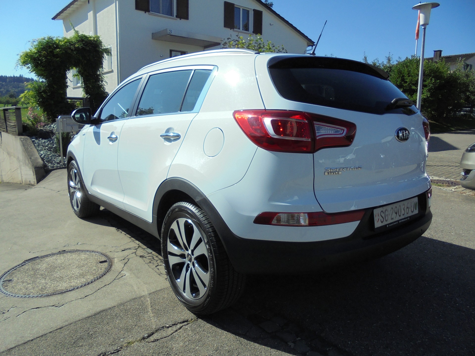 KIA Sportage 2.0 CRDi Style 4WD-image-3