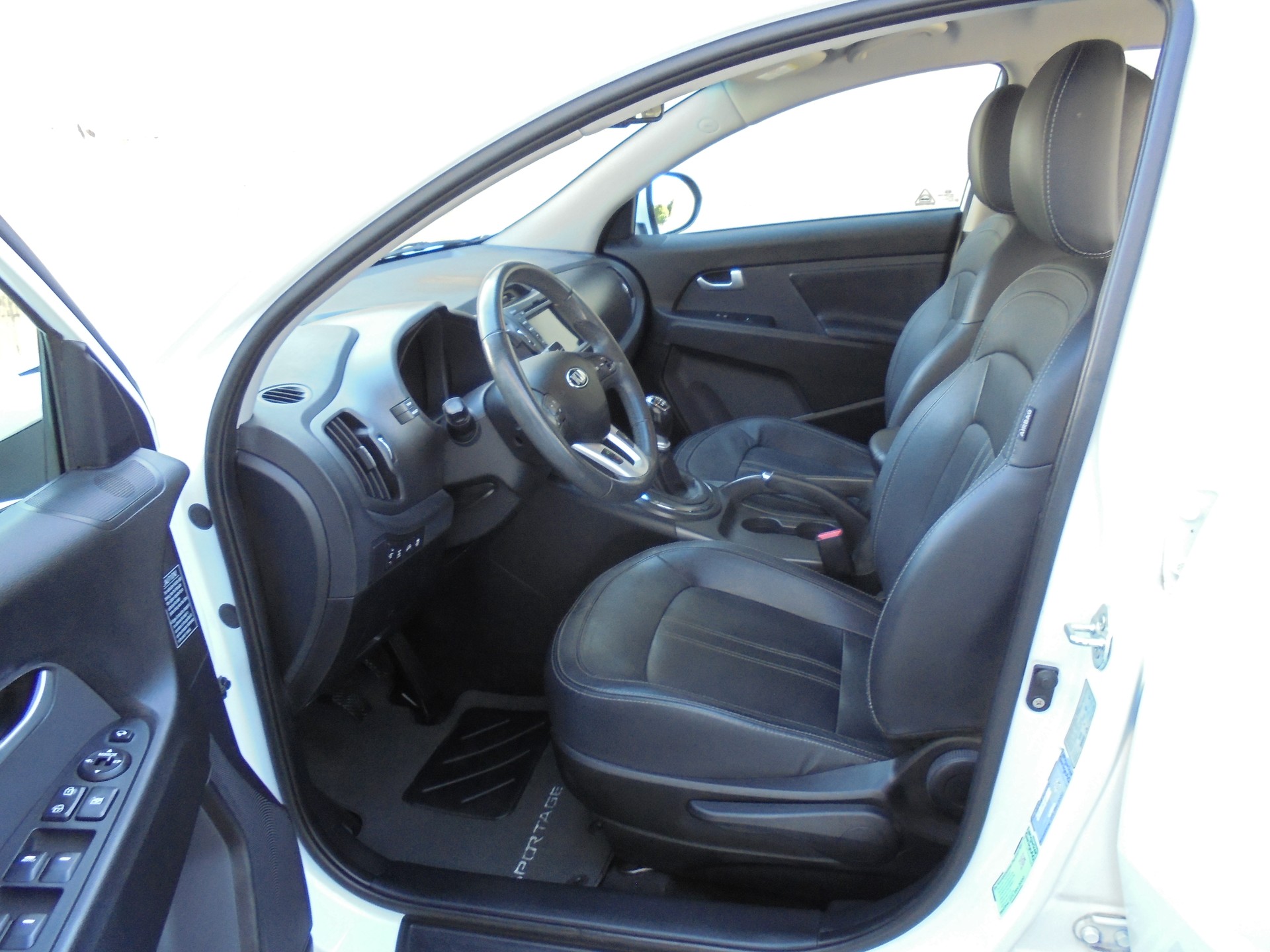 KIA Sportage 2.0 CRDi Style 4WD-image-7
