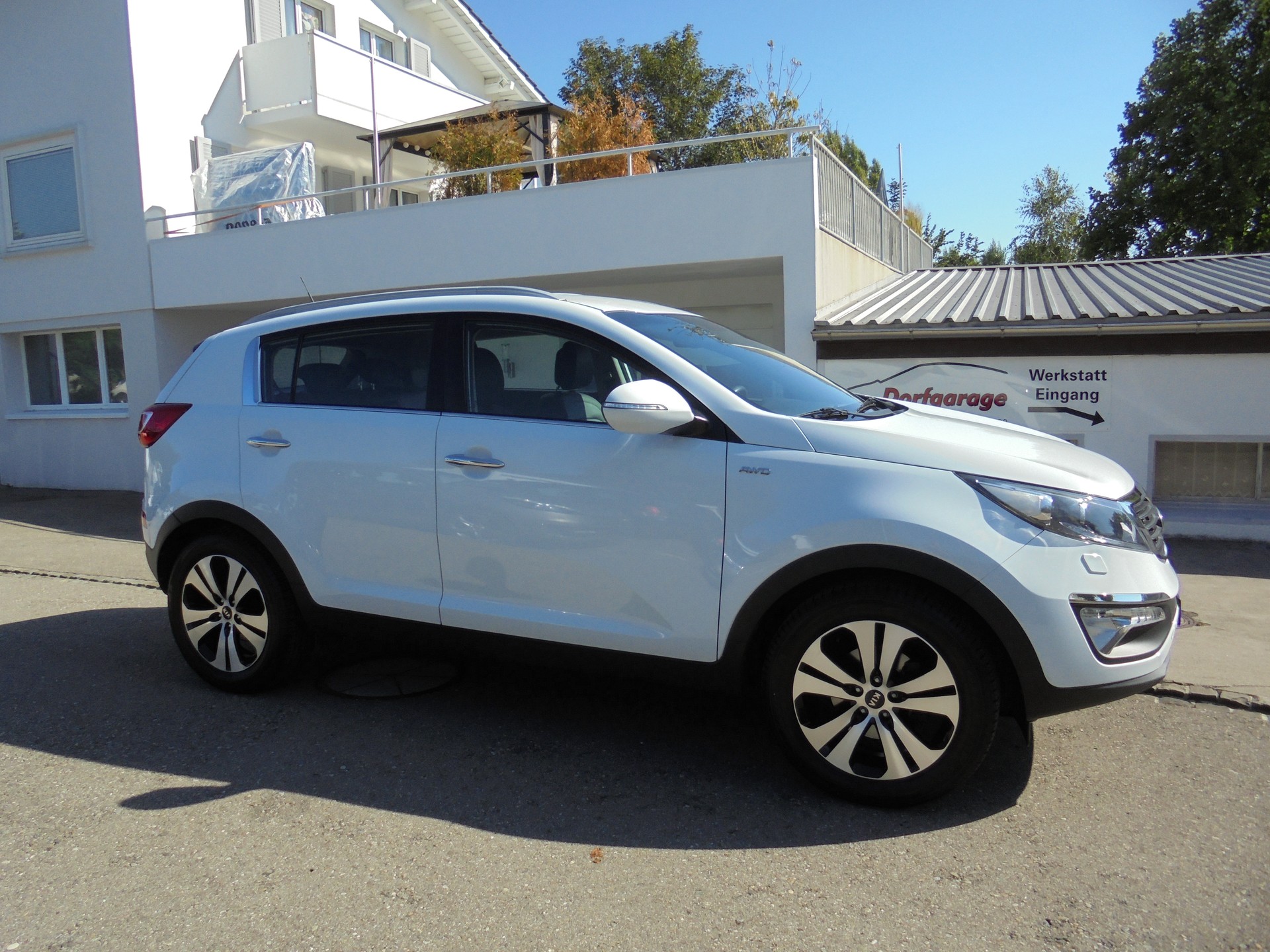 KIA Sportage 2.0 CRDi Style 4WD-image-0