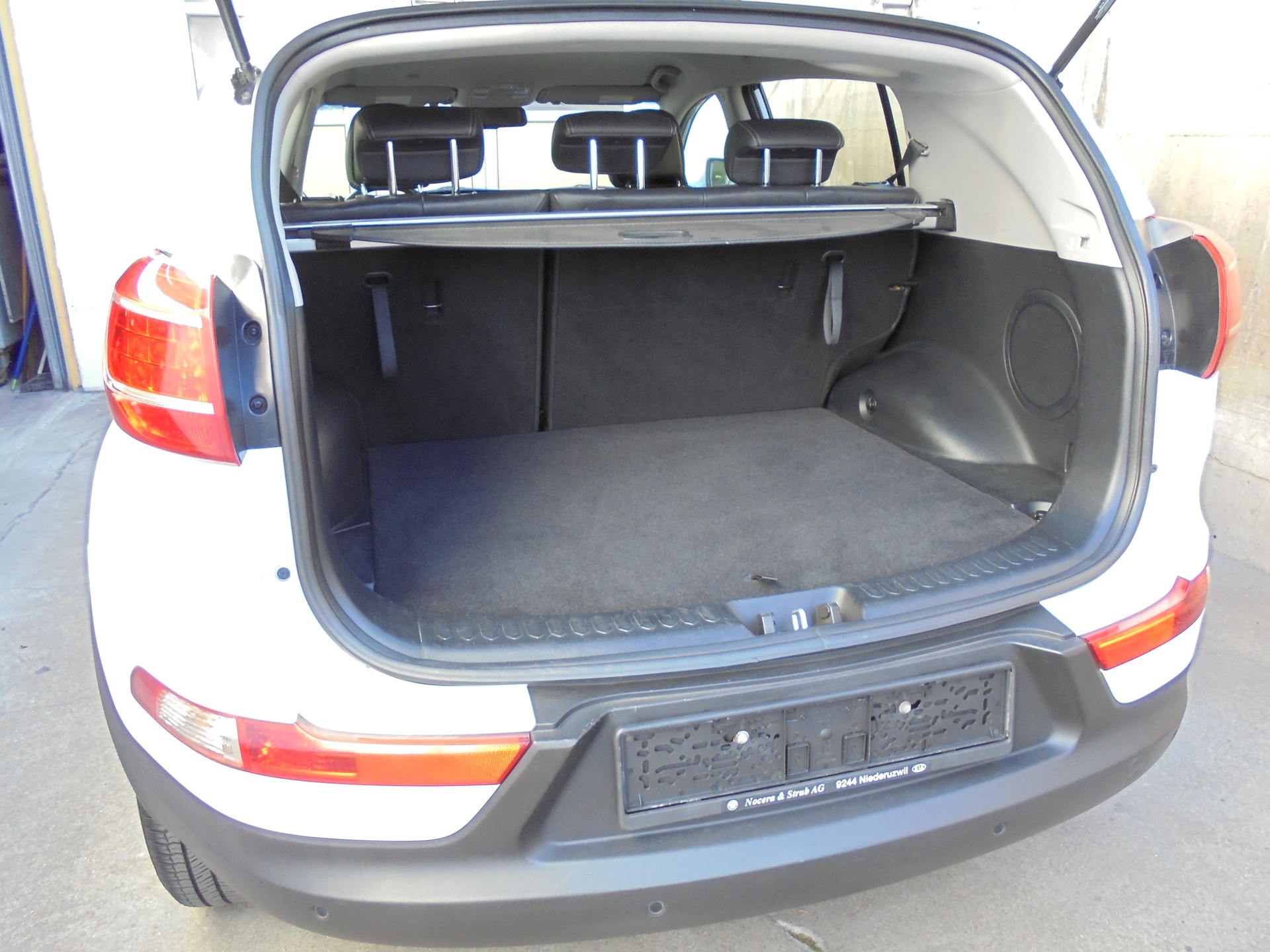 KIA Sportage 2.0 CRDi Style 4WD-image-12