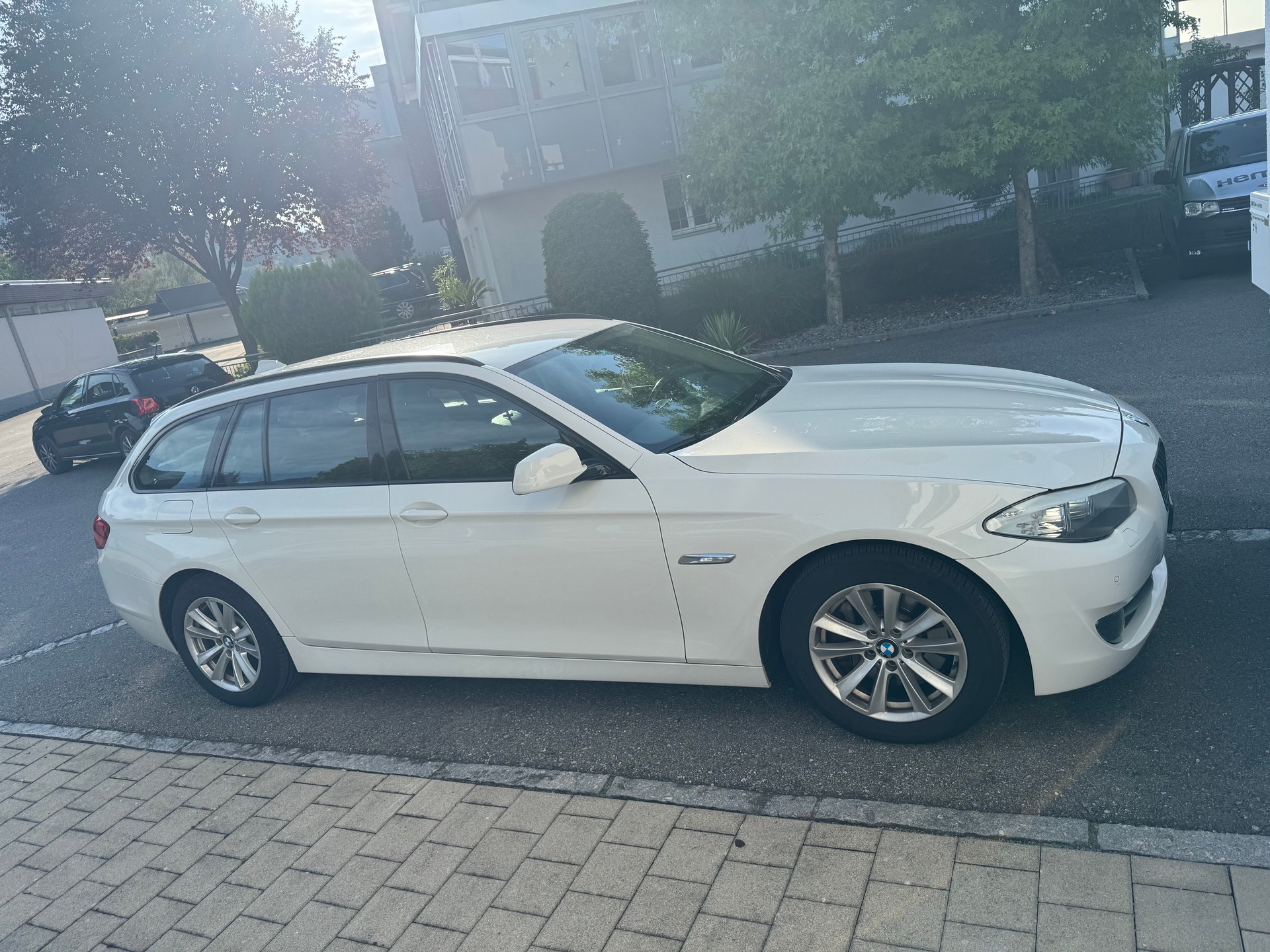 BMW 525d xDrive-image-0