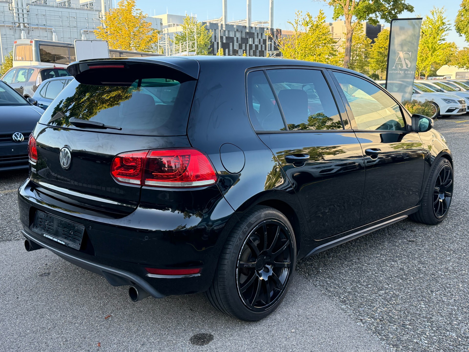VW Golf 2.0 TSI GTI-image-4