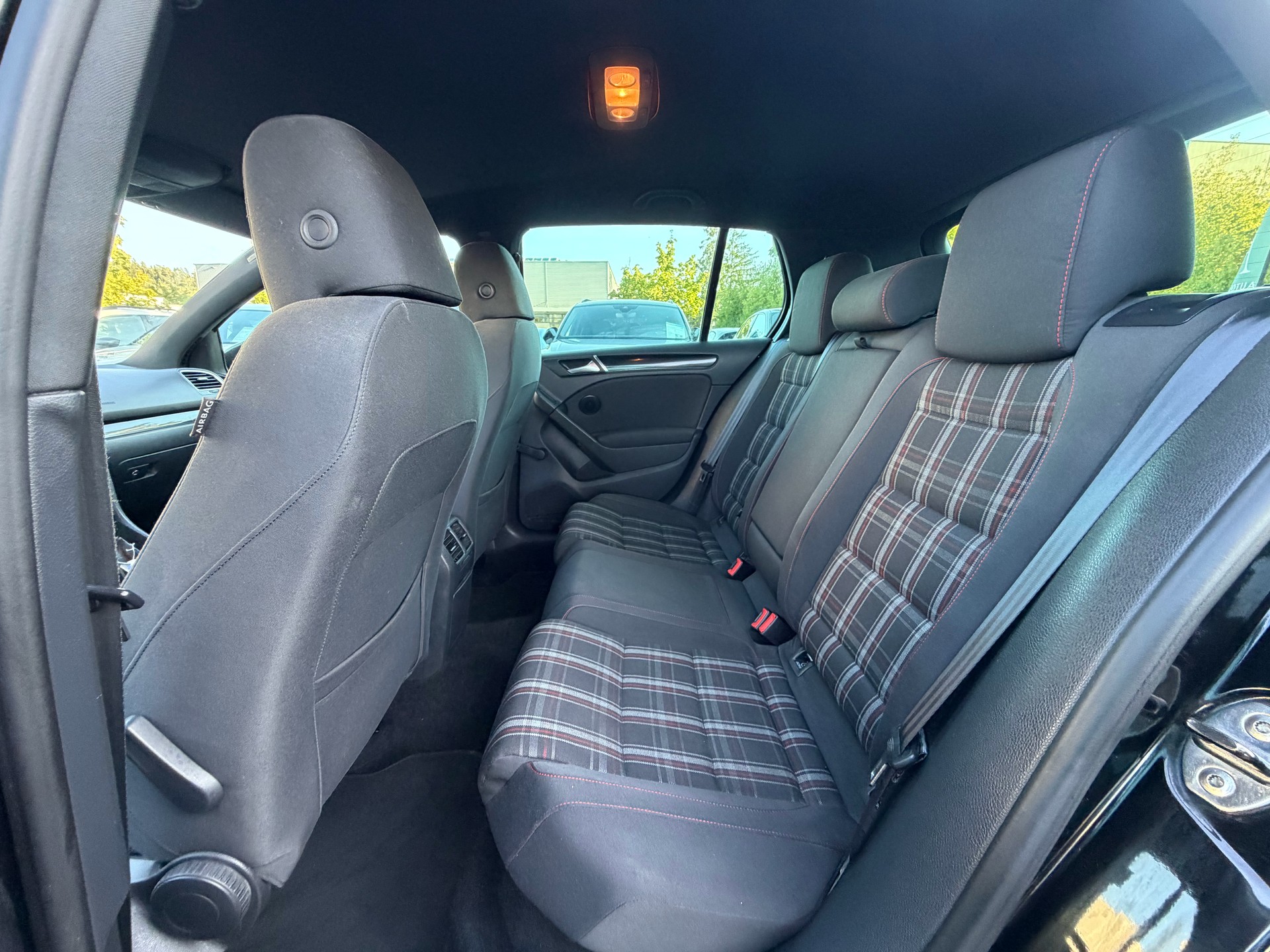 VW Golf 2.0 TSI GTI-image-9