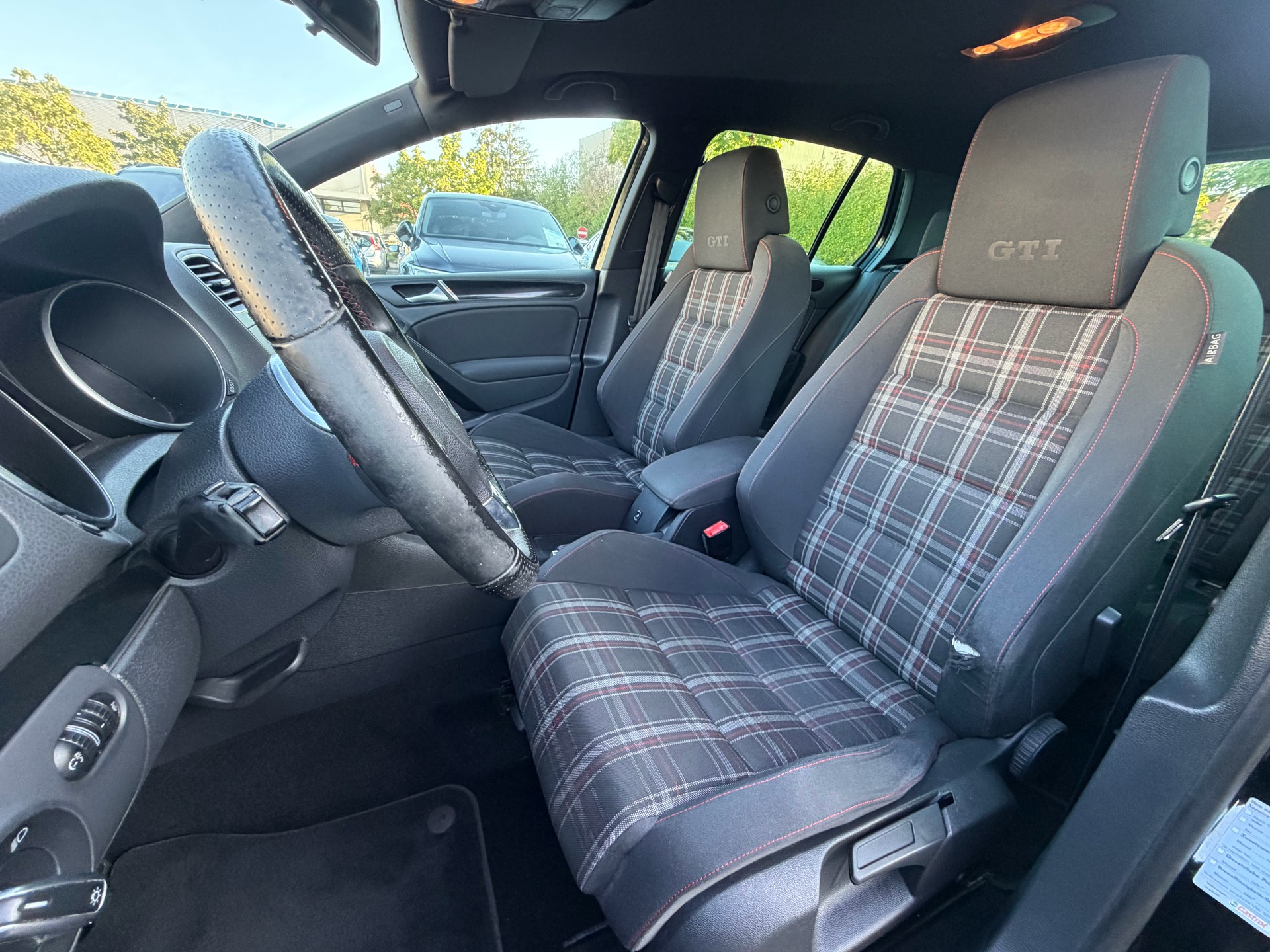 VW Golf 2.0 TSI GTI-image-8