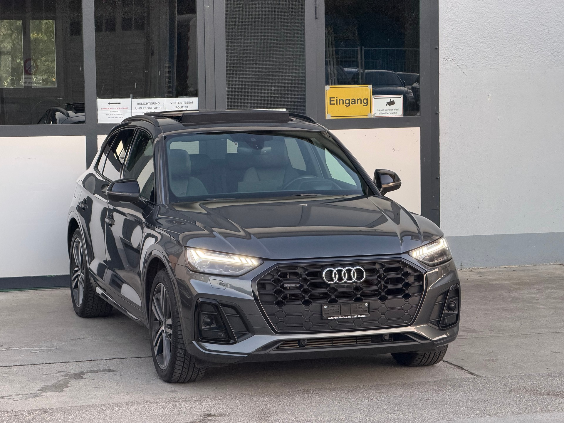 AUDI Q5 50 TFSI e PHEV S line quattro S-tronic-image-3