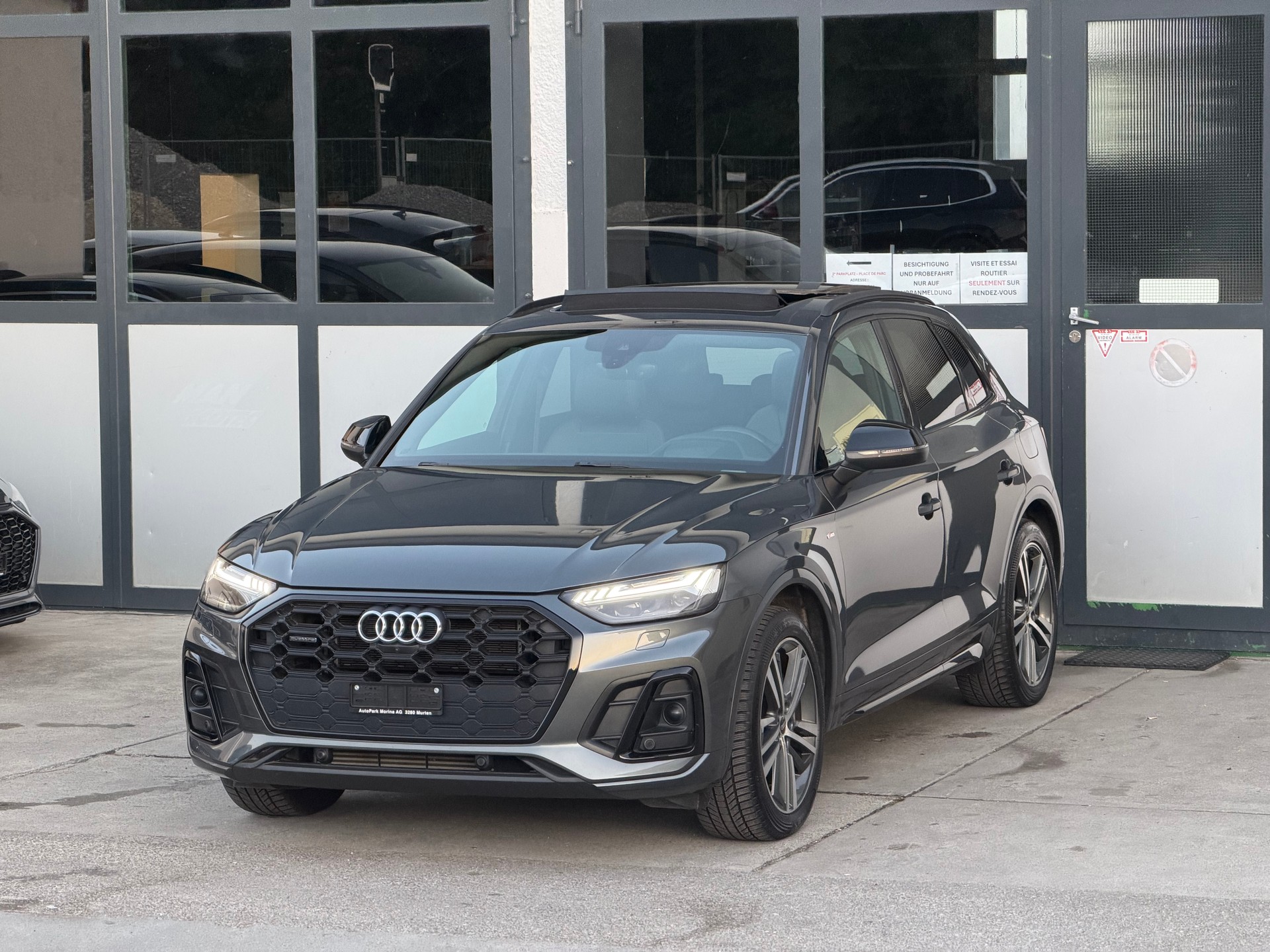 AUDI Q5 50 TFSI e PHEV S line quattro S-tronic-image-1