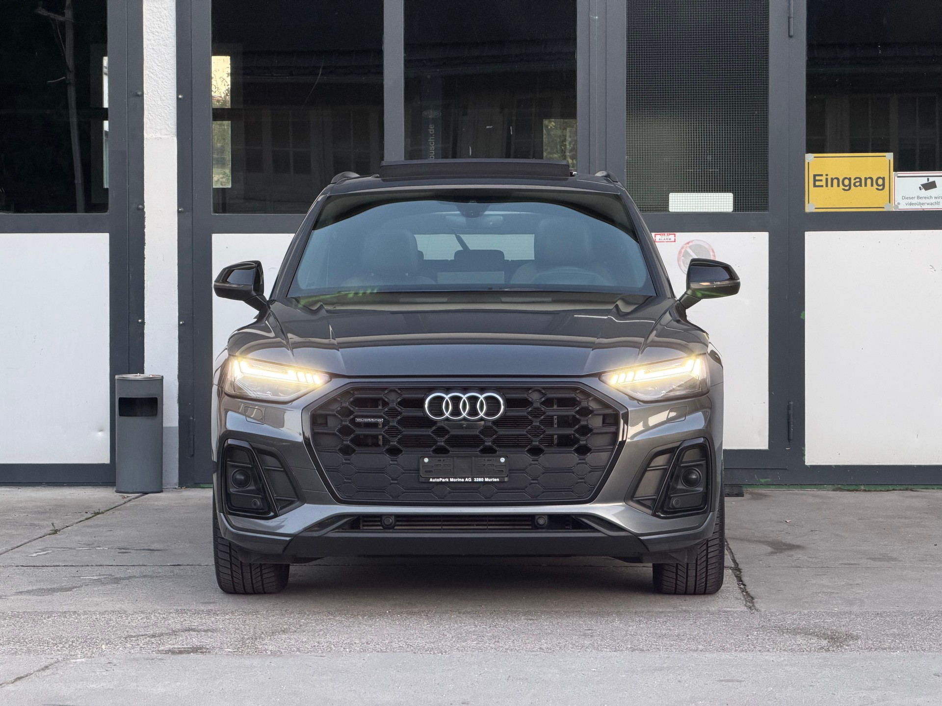AUDI Q5 50 TFSI e PHEV S line quattro S-tronic-image-2