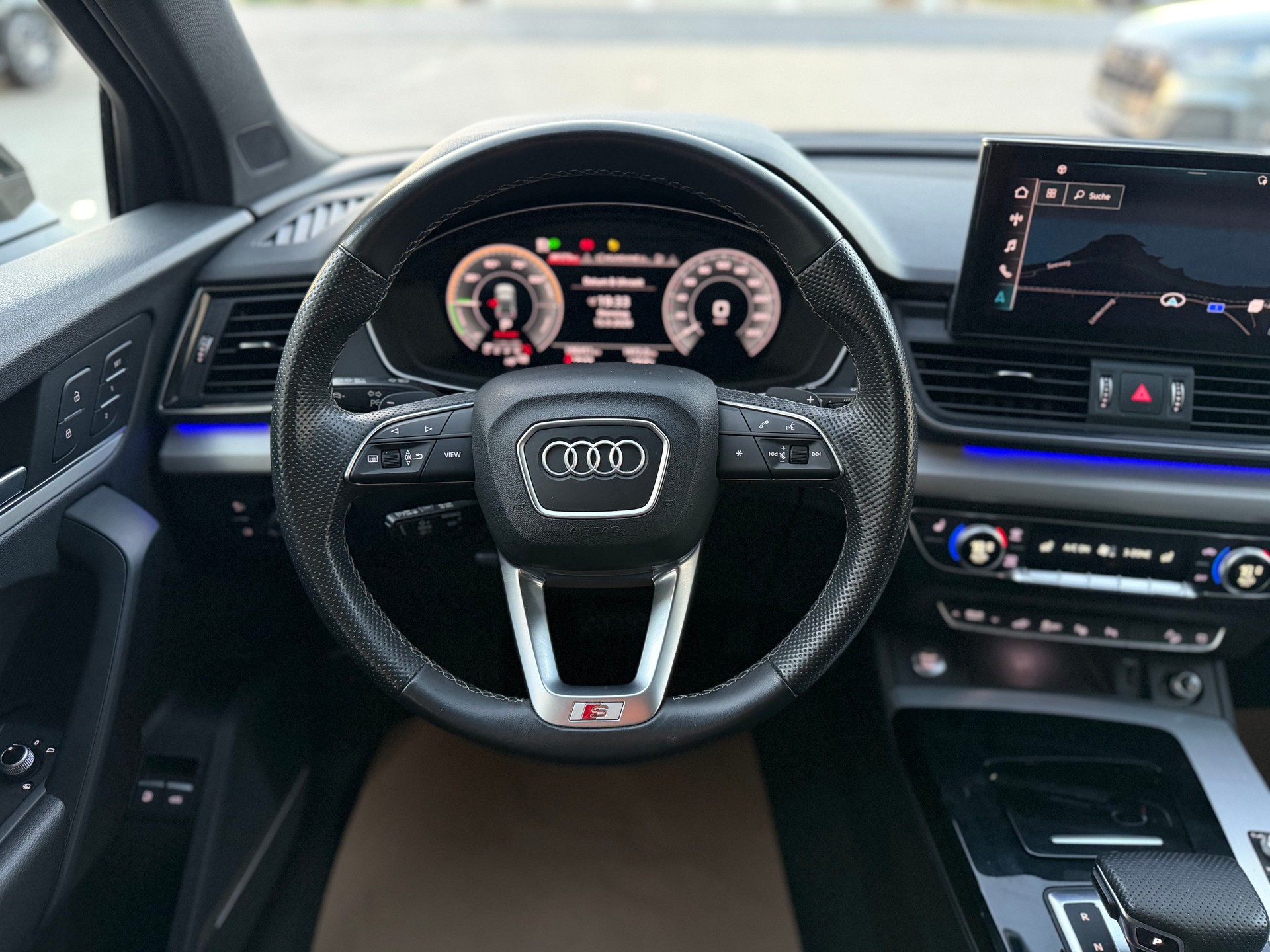 AUDI Q5 50 TFSI e PHEV S line quattro S-tronic-image-15