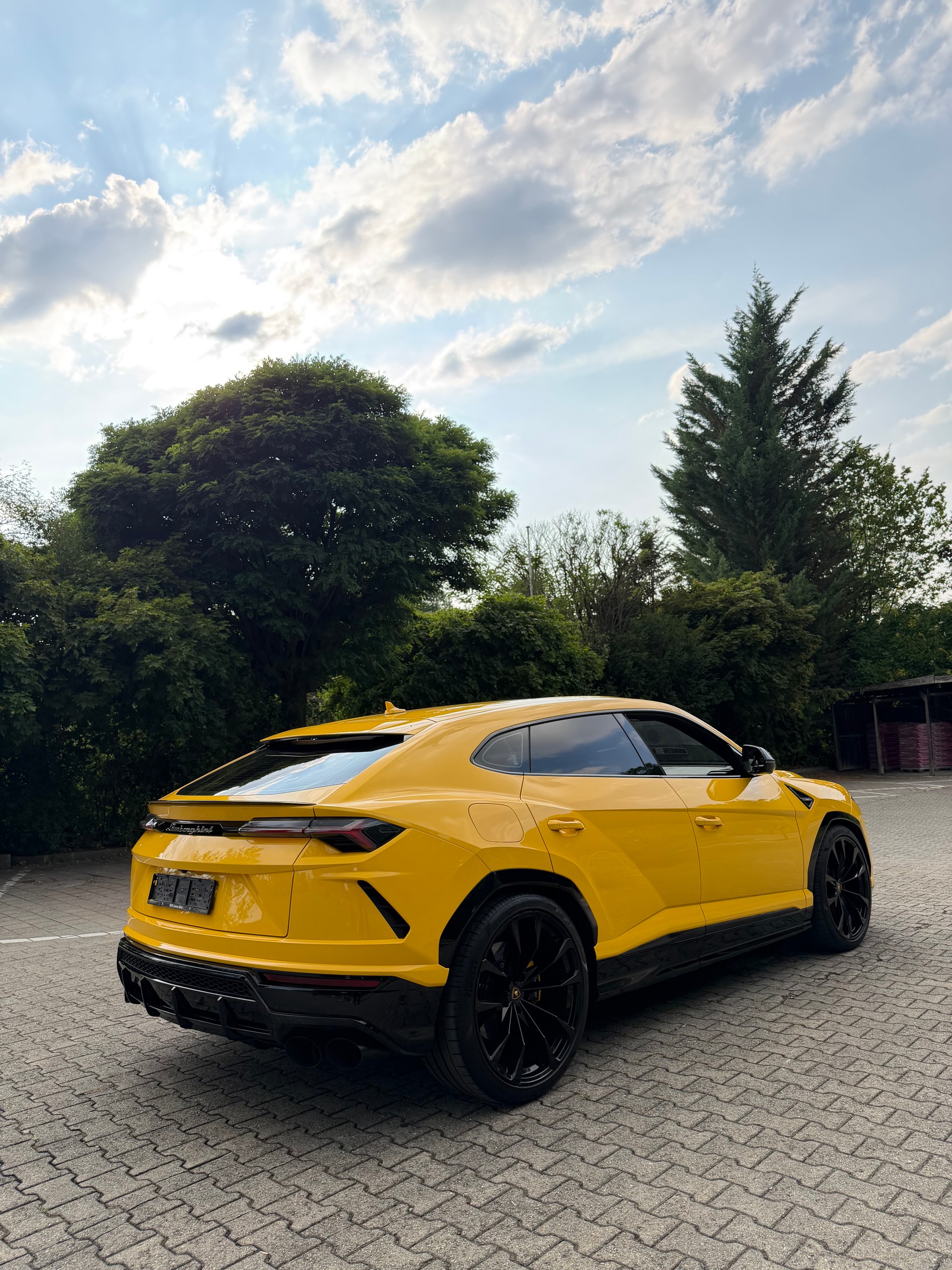 LAMBORGHINI Urus E-Gear-image-3