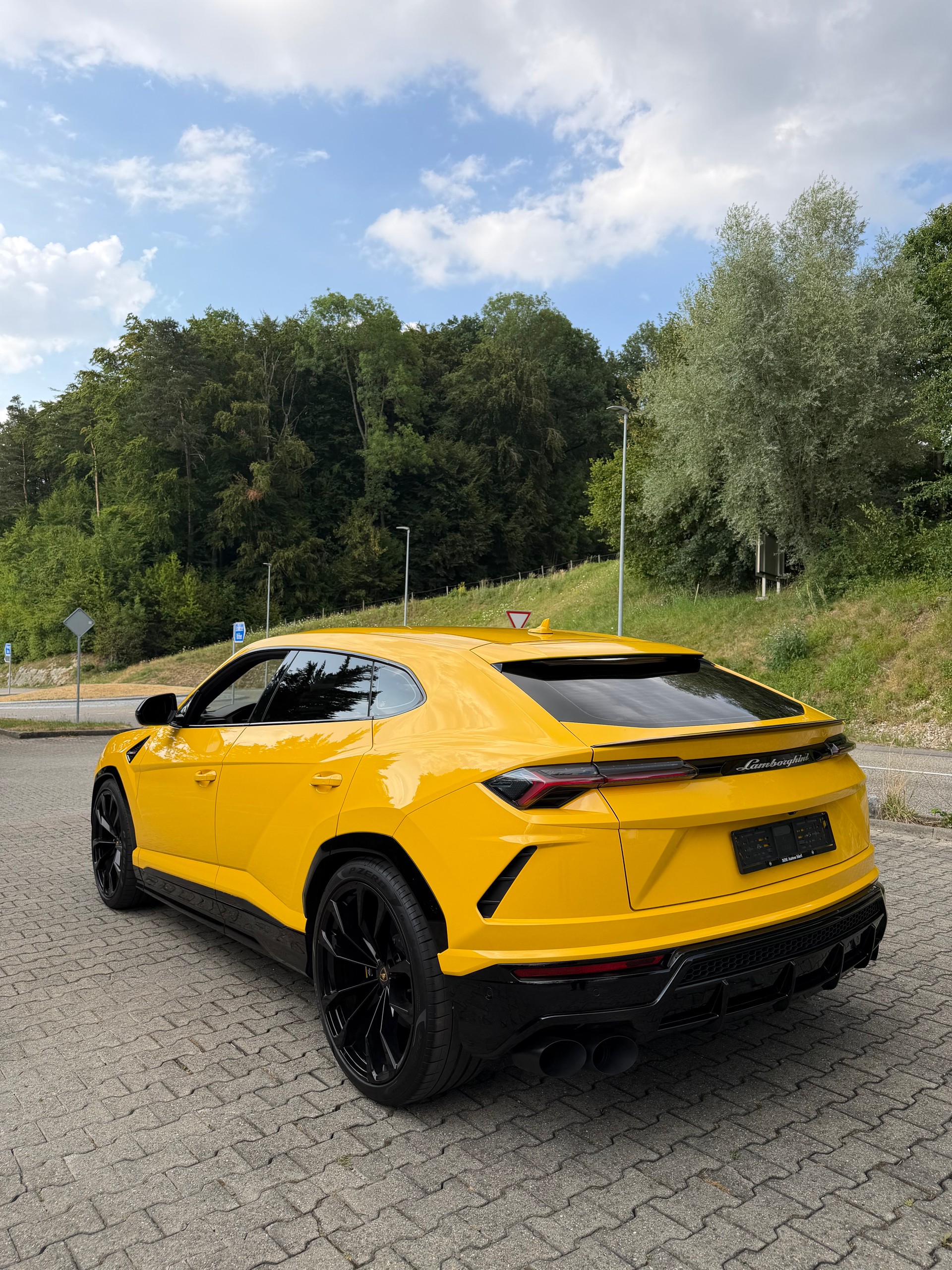 LAMBORGHINI Urus E-Gear-image-4