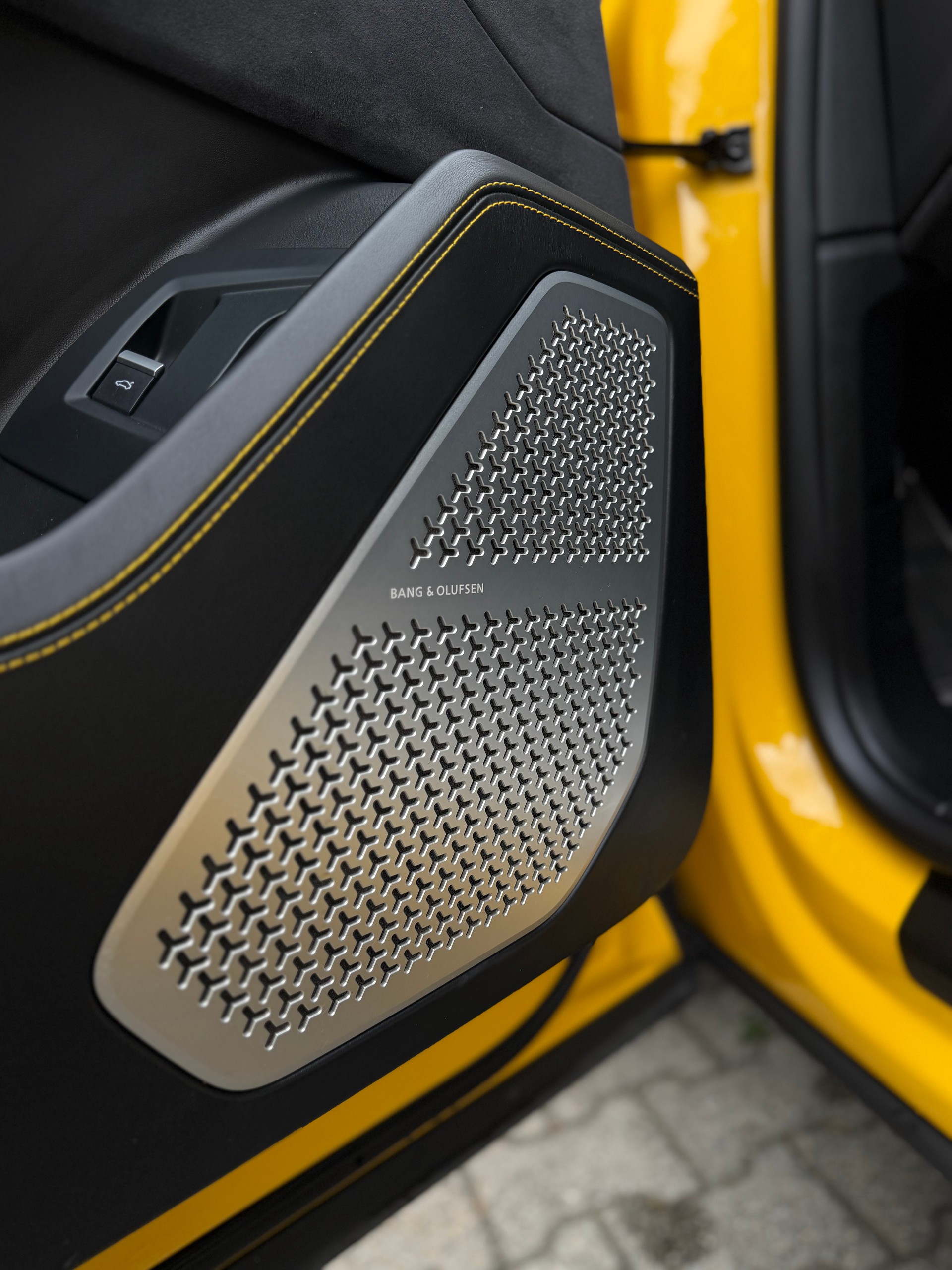 LAMBORGHINI Urus E-Gear-image-9