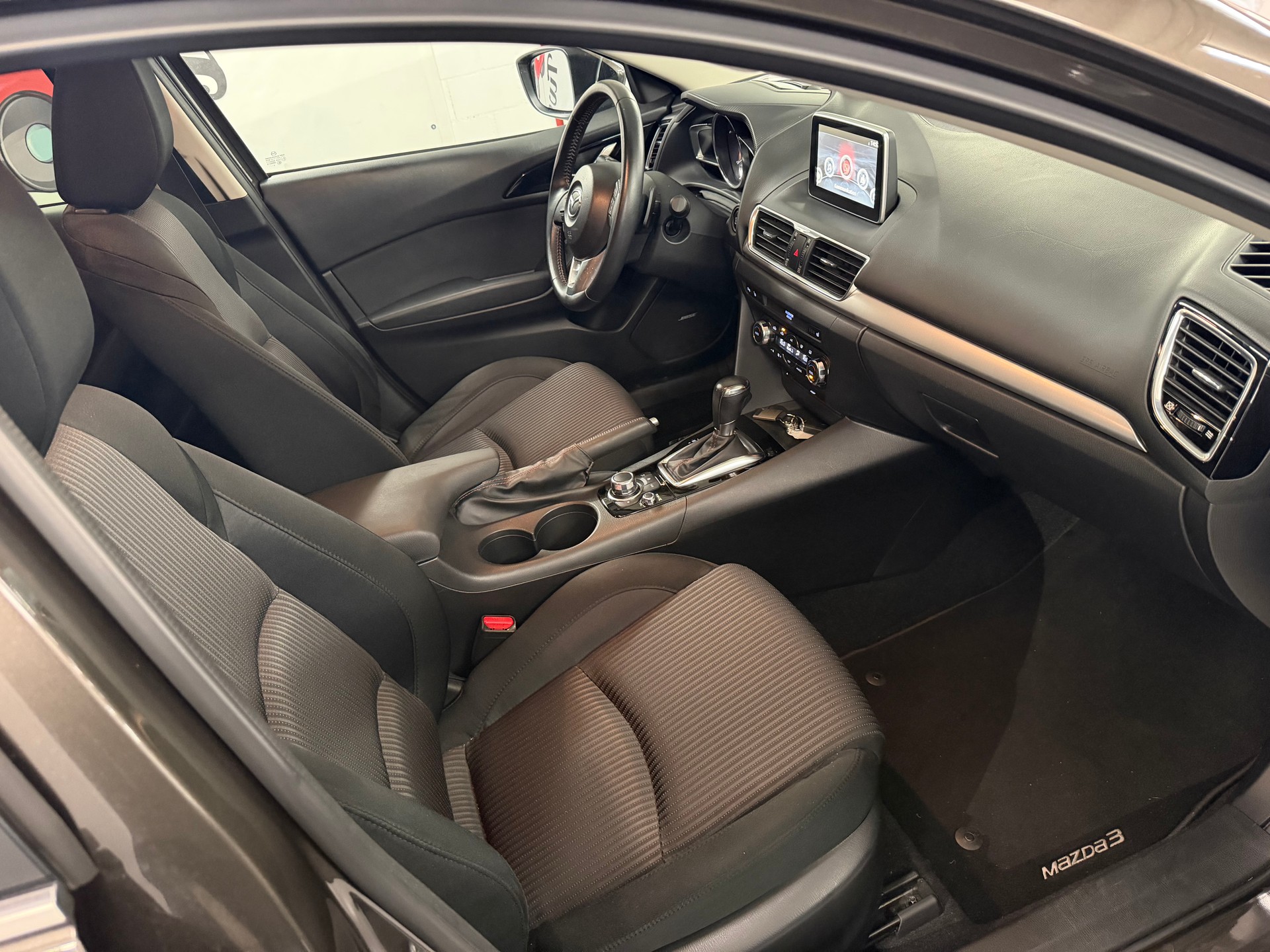 MAZDA 3 2.2 16V CD Revolution Activematic-image-10