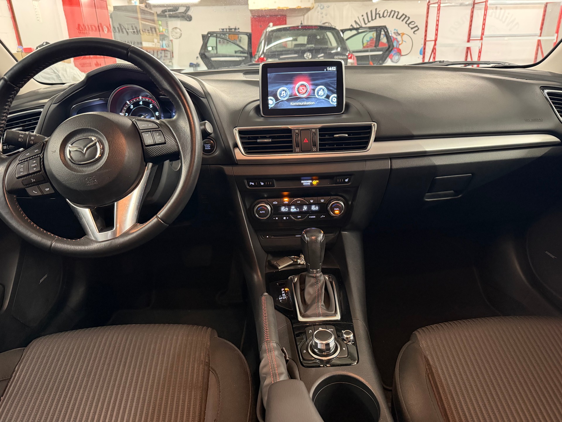 MAZDA 3 2.2 16V CD Revolution Activematic-image-9