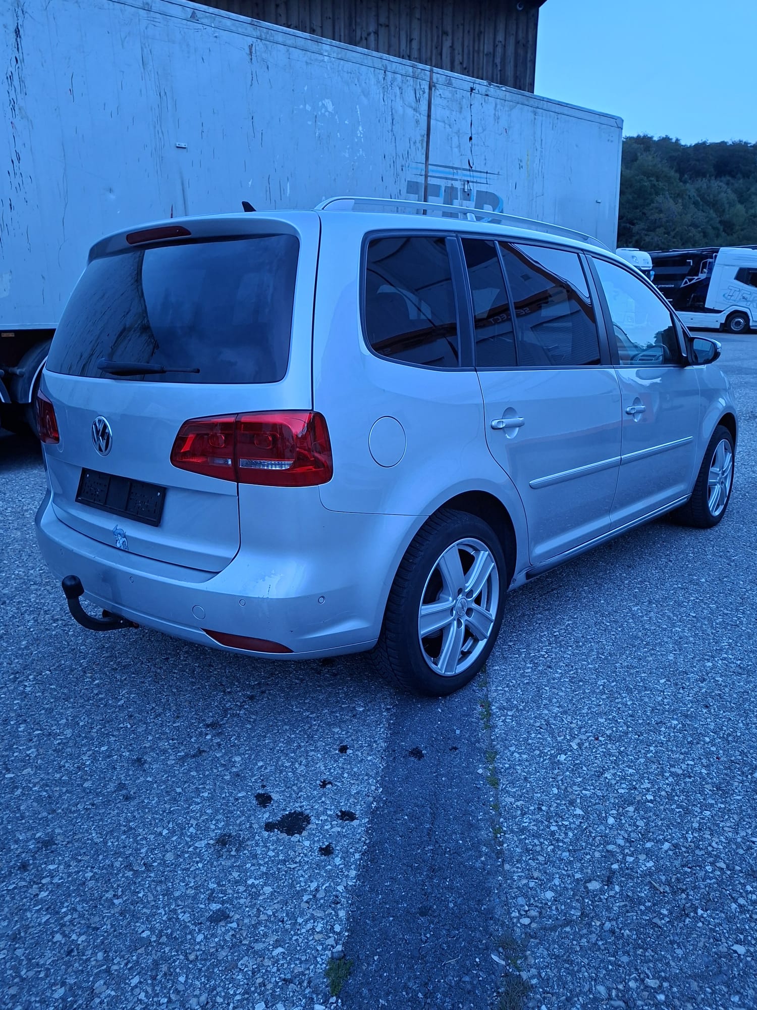 VW Touran 1.4 TSI Trendline-image-5