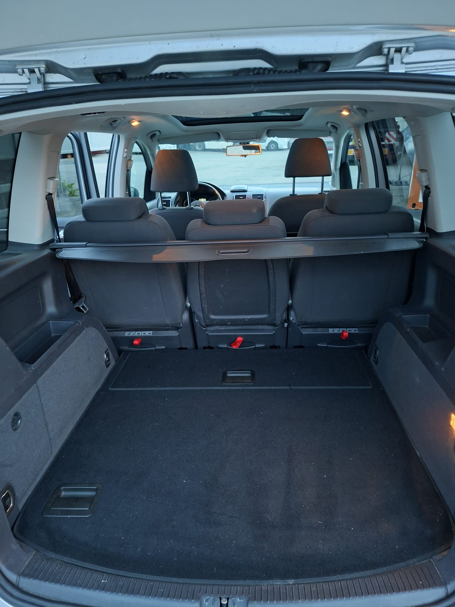 VW Touran 1.4 TSI Trendline-image-13