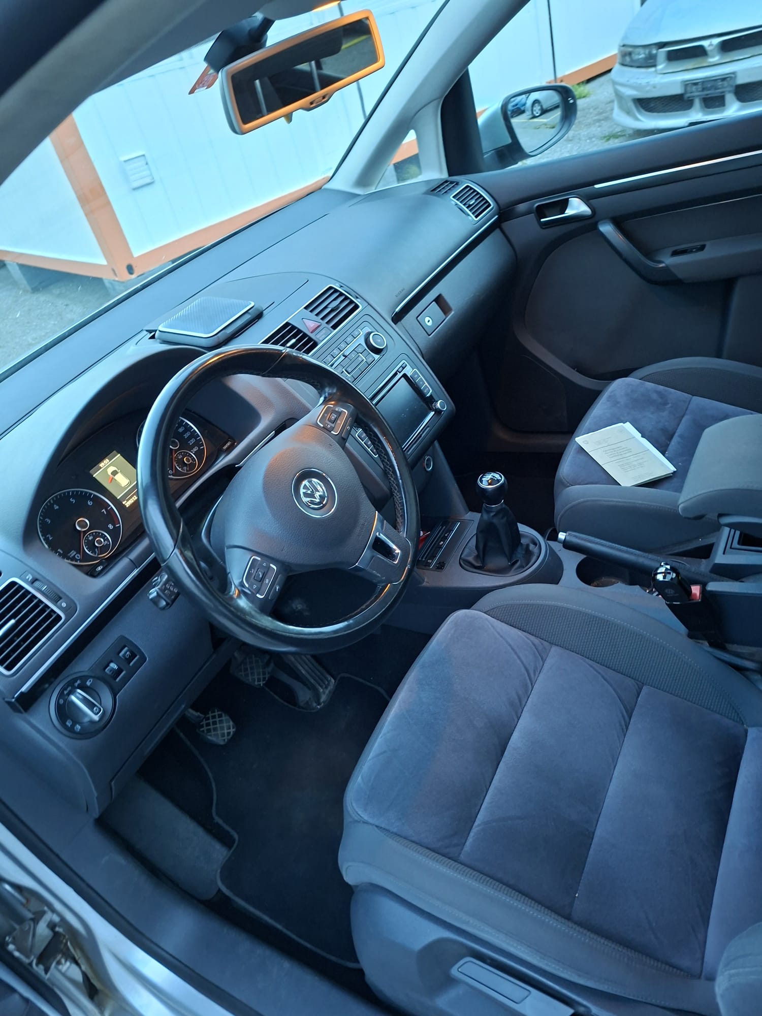 VW Touran 1.4 TSI Trendline-image-1
