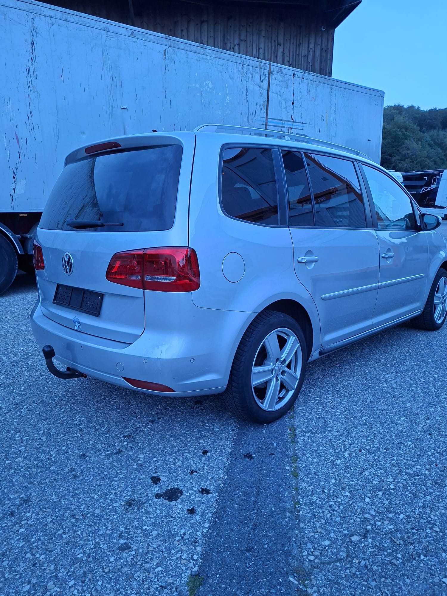 VW Touran 1.4 TSI Trendline-image-9
