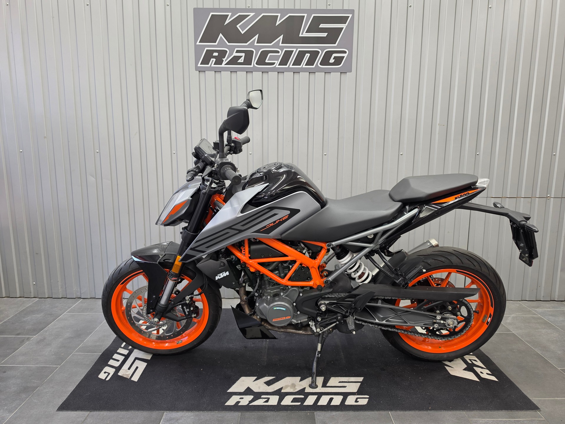 KTM 125 Duke-showroom-element-1