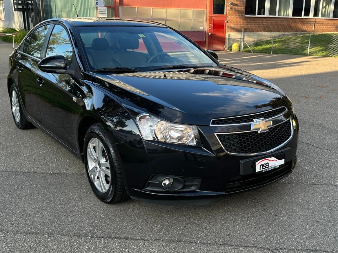 CHEVROLET Cruze 2.0 VCDi LT-image-0