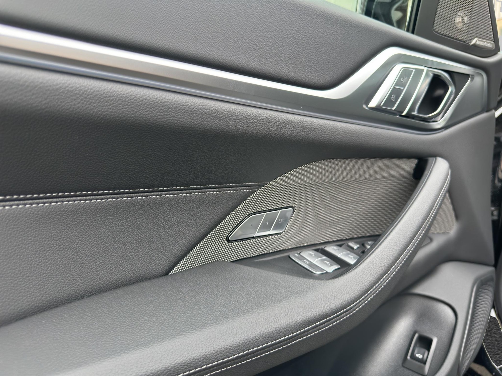 BMW i4 M60 xDrive Gran Coupé M Sport Pro-image-12