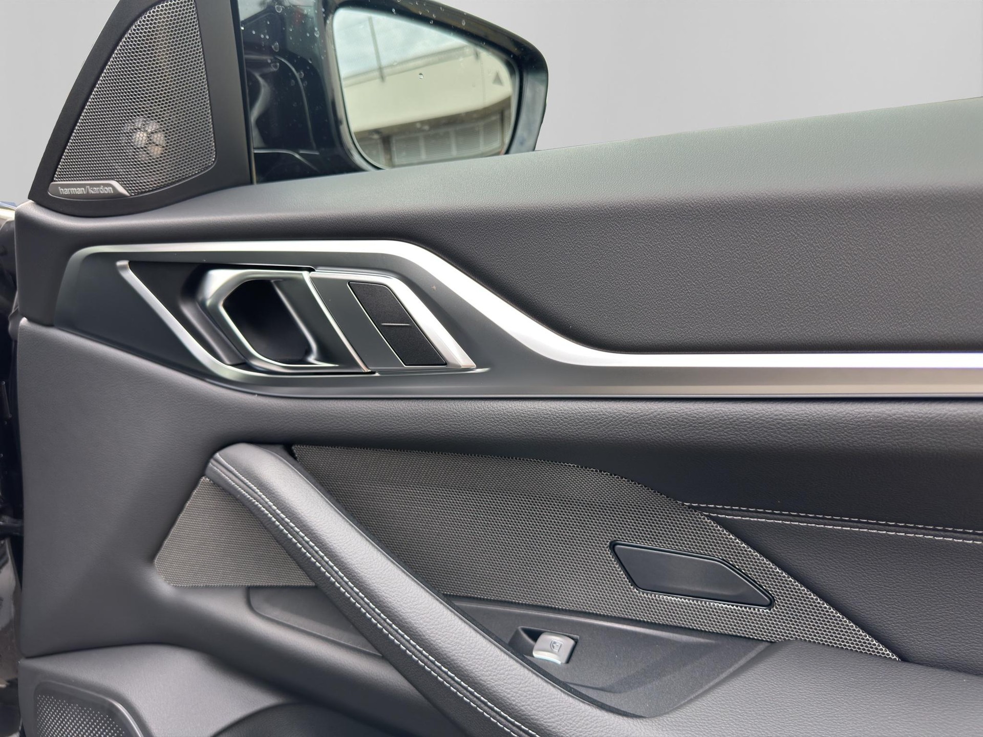BMW i4 M60 xDrive Gran Coupé M Sport Pro-image-18