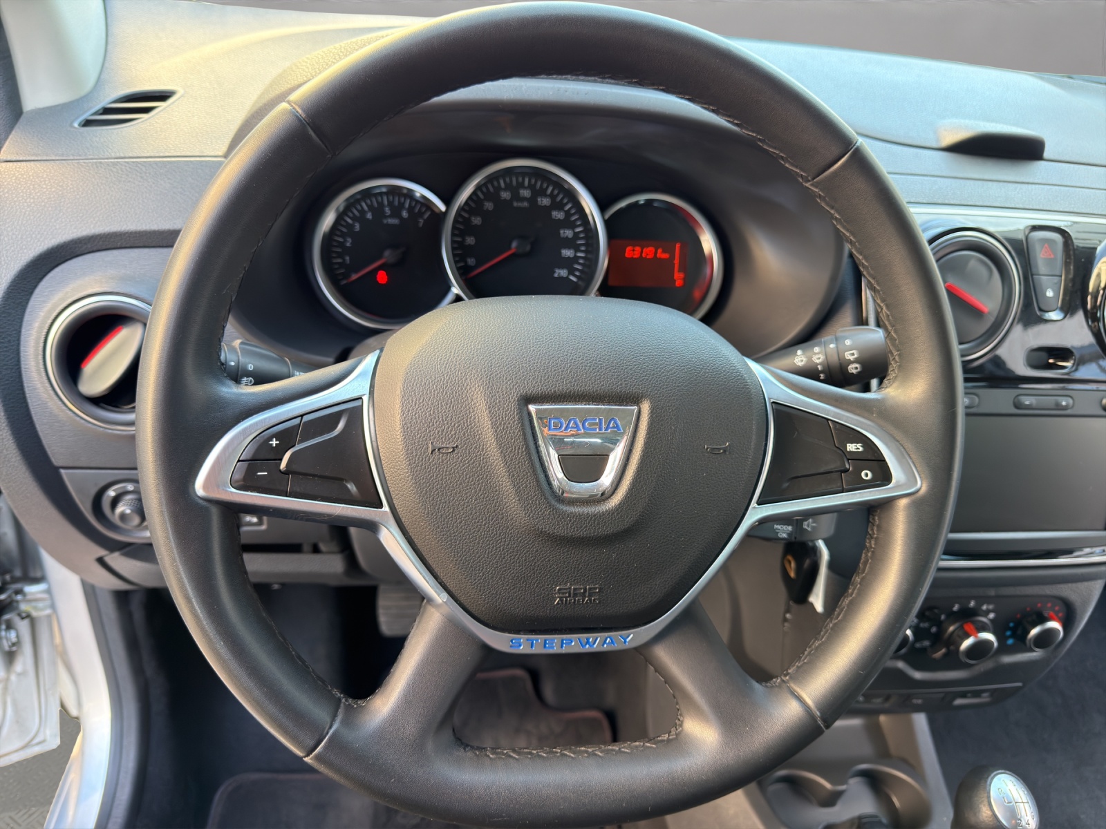DACIA Lodgy TCE 130 Stepway 7PL-image-9