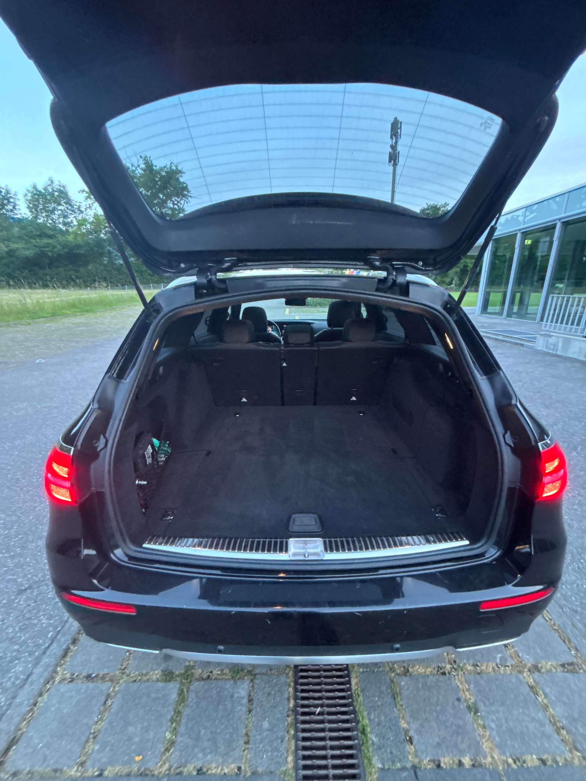 MERCEDES-BENZ E 450 AMG Line 4matic-image-2