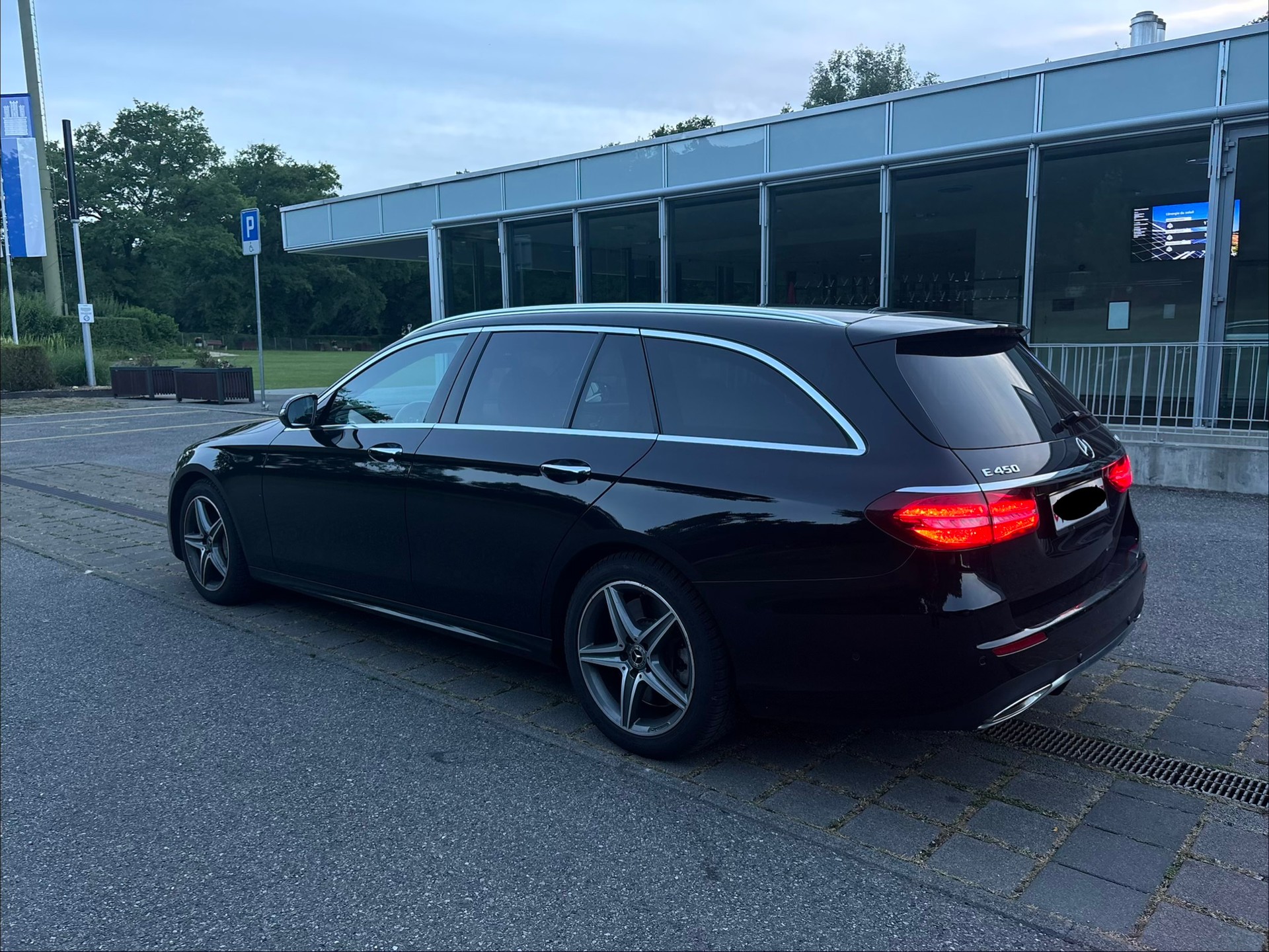MERCEDES-BENZ E 450 AMG Line 4matic-image-1
