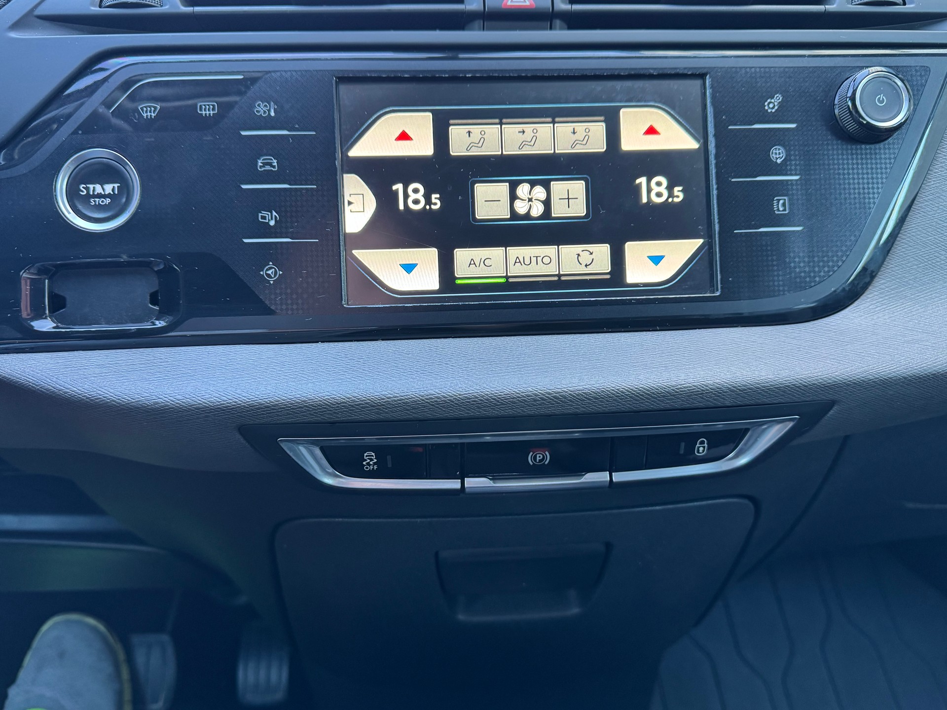 CITROEN Grand C4 Picasso 2.0 BlueHDi Exclusive Automatic-image-10